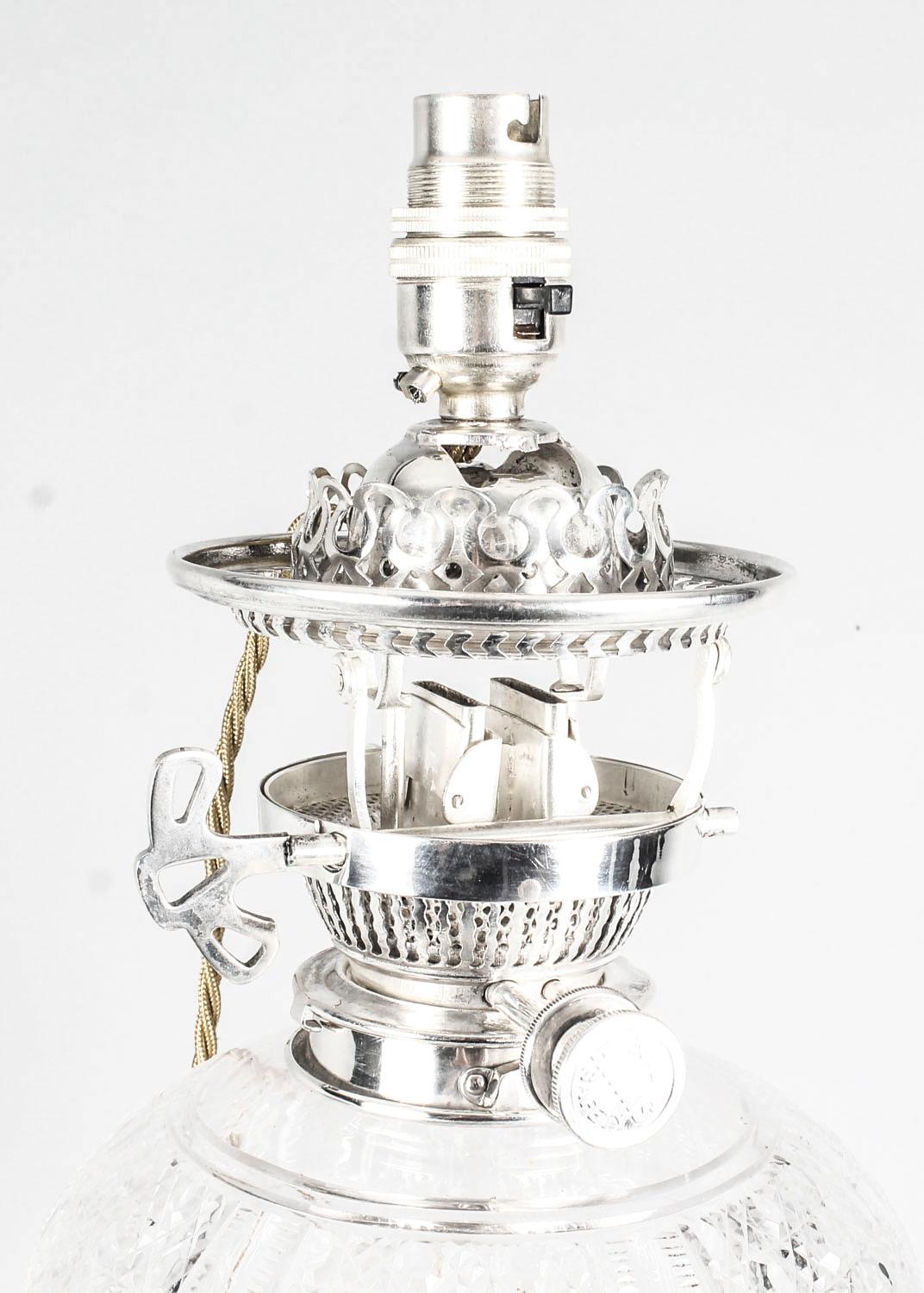 19th Century Victorian Silver Plated Corinthian Column Table Oil Lamp 7
