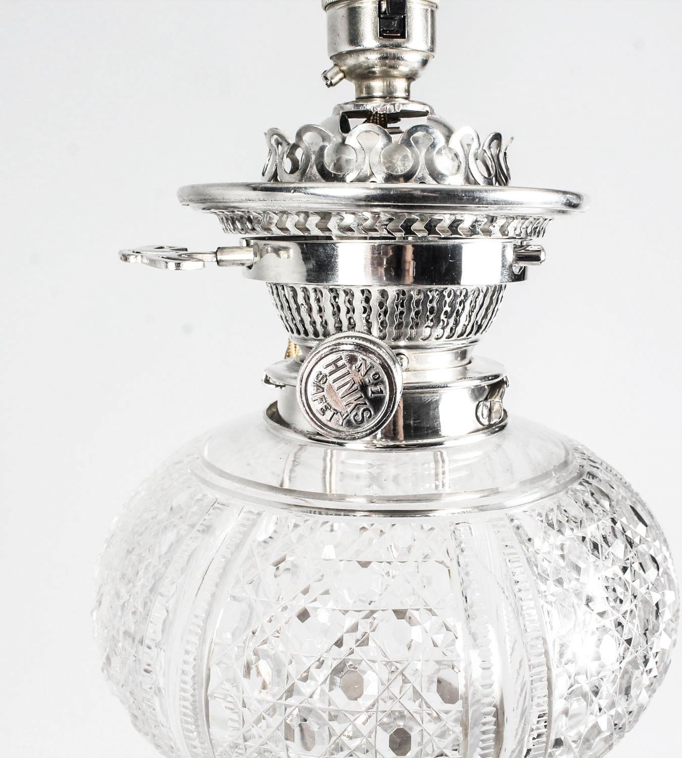 19th Century Victorian Silver Plated Corinthian Column Table Oil Lamp 4