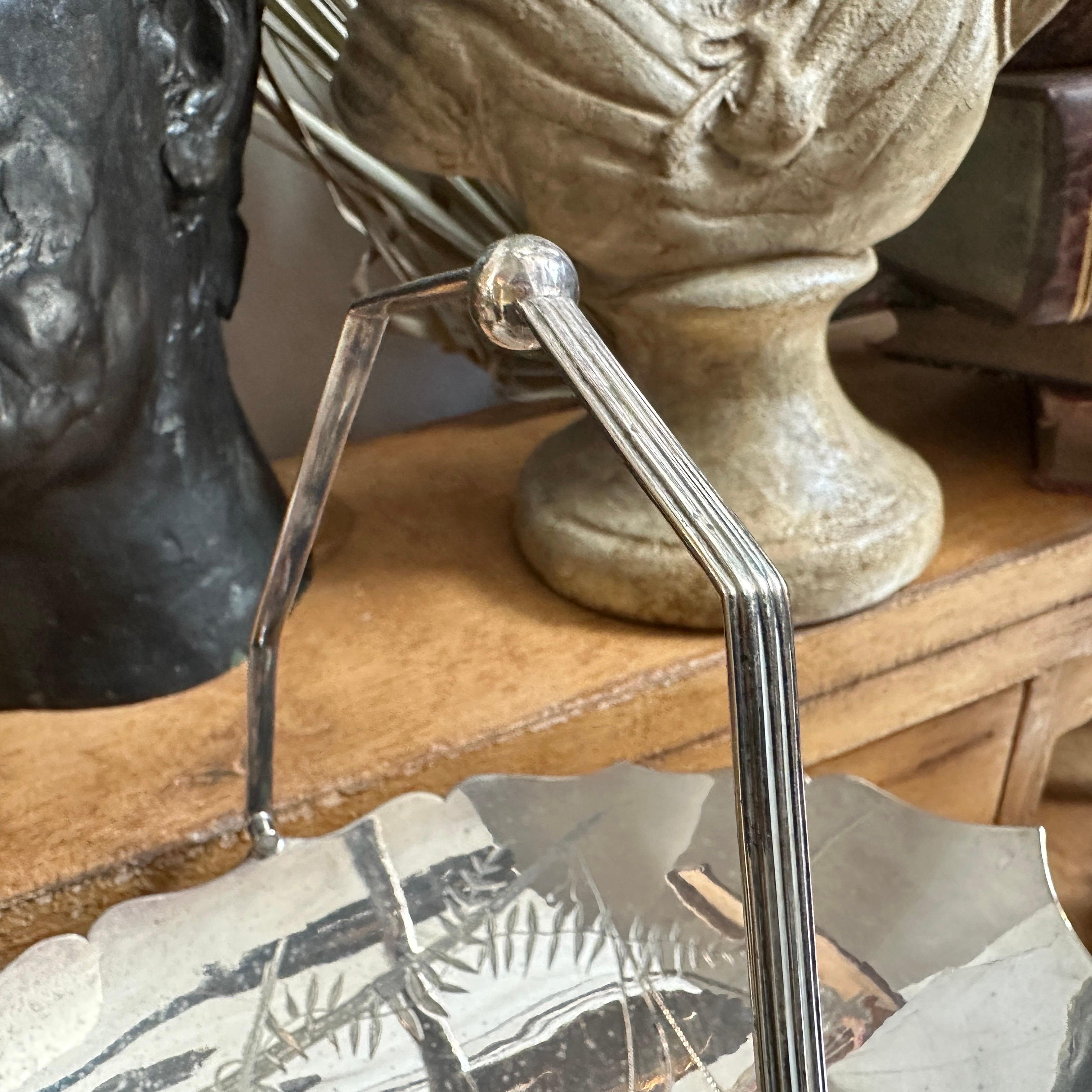 Panier ovale anglais victorien du 19ème siècle en métal argenté avec décor orientaliste en vente 2