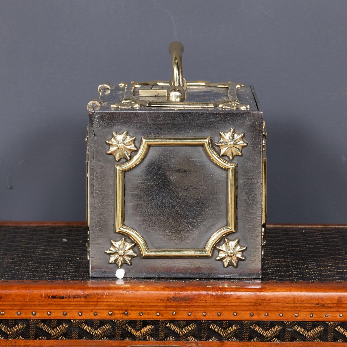19th Century Victorian Small Cast Iron With Brass Decoration Strong Box c.1890 In Good Condition In Royal Tunbridge Wells, Kent