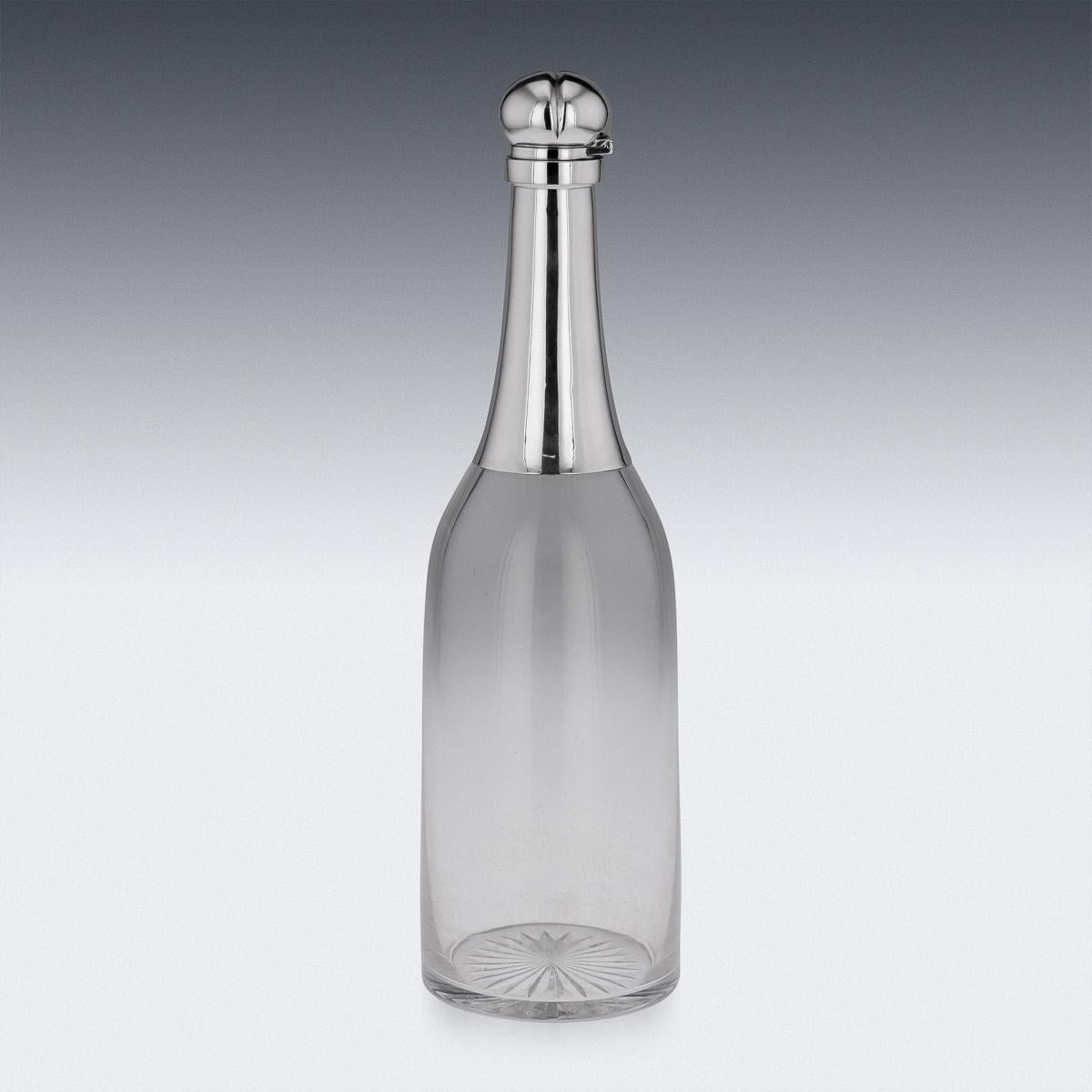 Britannique Carafe « Champagne Bottle » victorienne du 19ème siècle en argent massif et verre, vers 1895 en vente