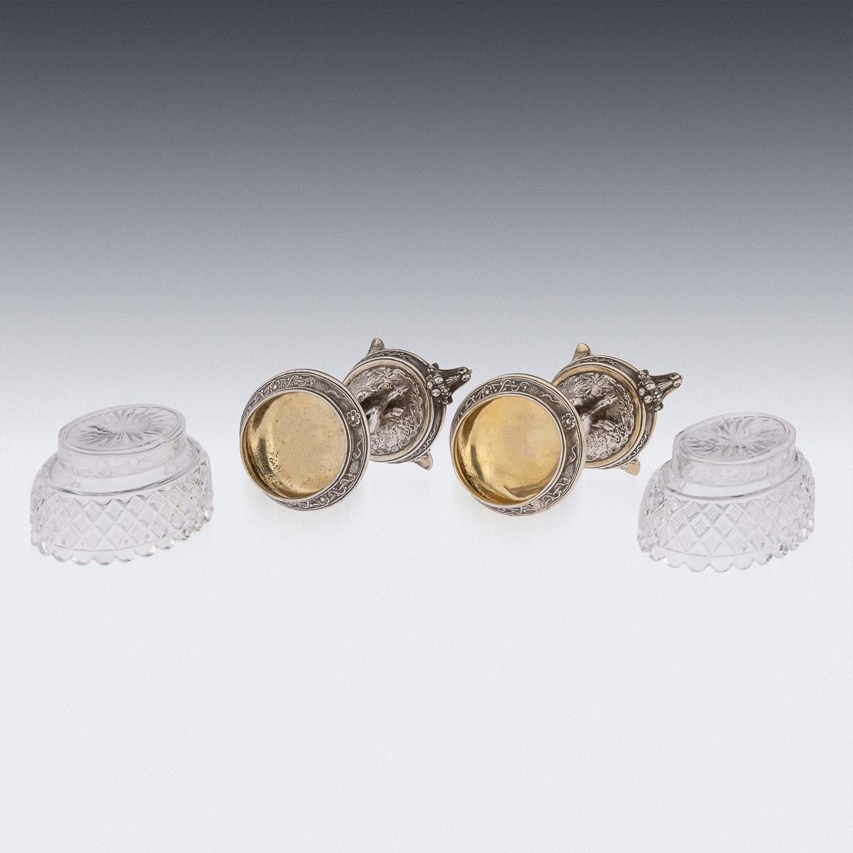 Salières figuratives victoriennes en argent massif et verre du 19ème siècle, Elkington, vers 1890 en vente 11