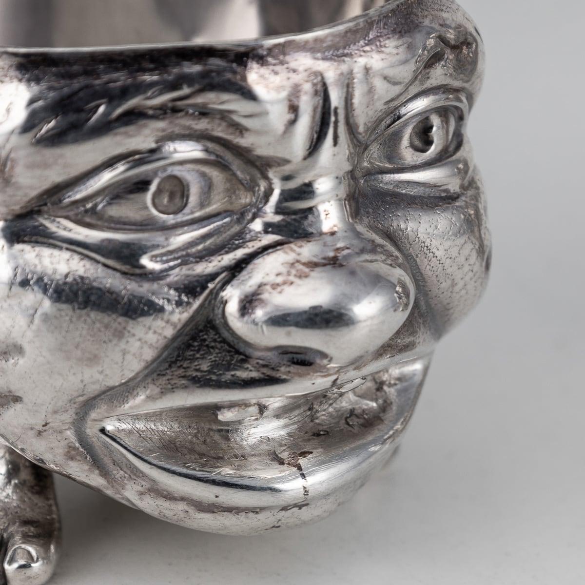 19th Century Victorian Solid Silver Pair Of Grotesque Salts, London c.1880 For Sale 3