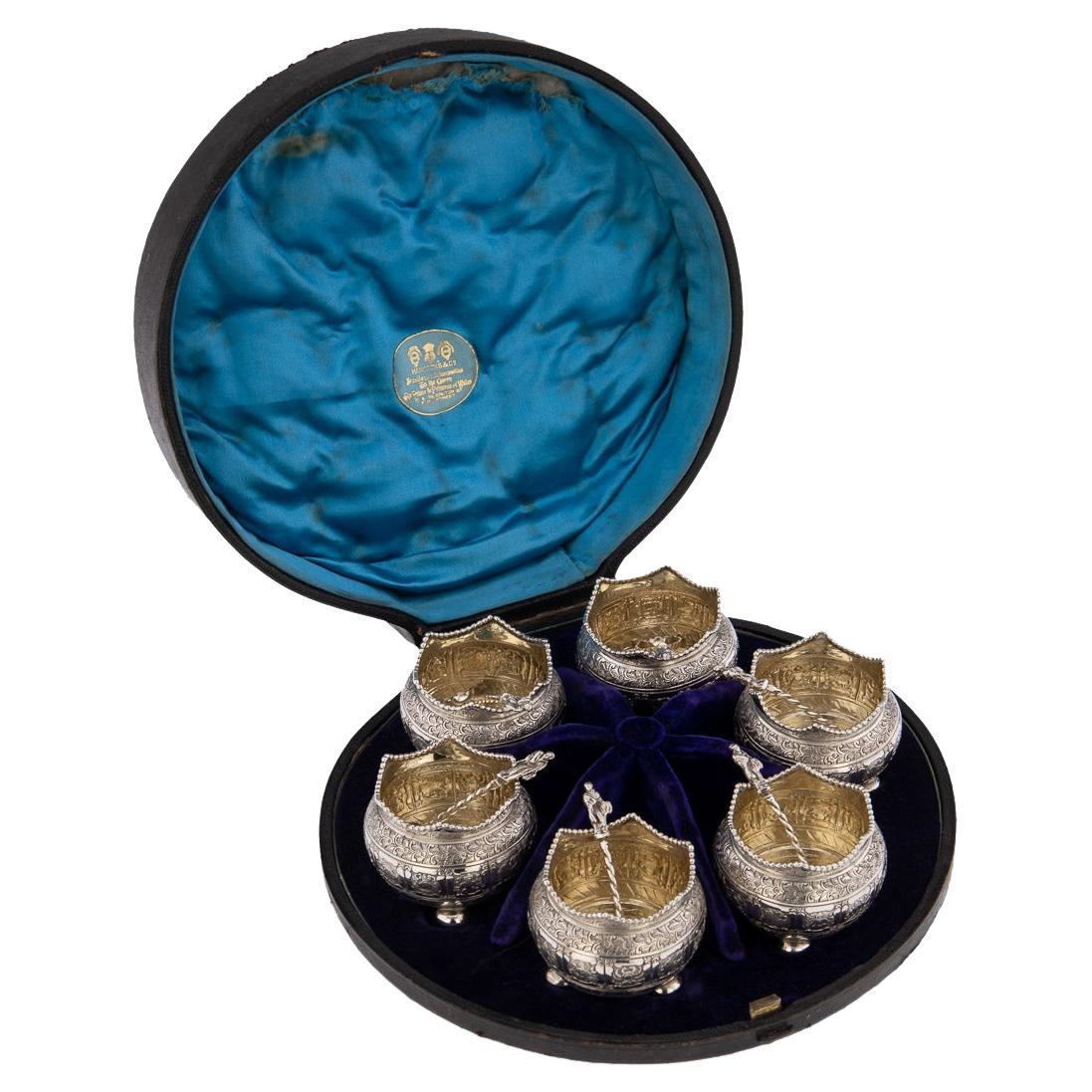 Set di 6 sali e cucchiai in argento massiccio vittoriano del XIX secolo, Londra, 1876 ca.