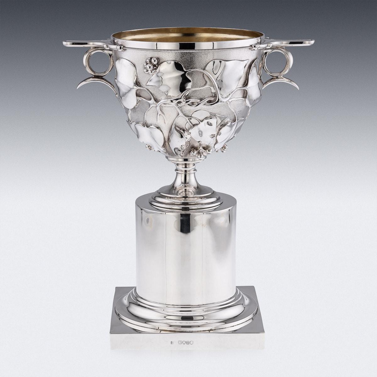 Viktorianischer Skyphos-Tasse aus massivem Silber des 19. Jahrhunderts, Edward & John Barnard, um 1867 (Mittleres 19. Jahrhundert) im Angebot