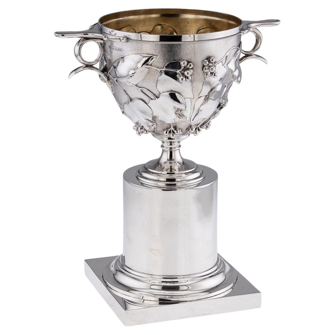 19th Century Victorian Solid Silver Skyphos Cup, Edward & John Barnard c.1867 For Sale