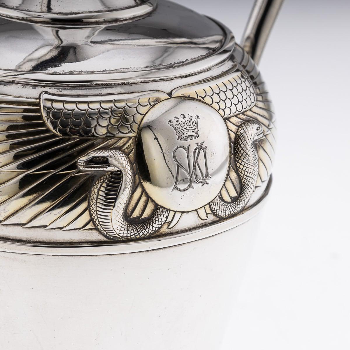 Jarra de vino victoriana de plata maciza del siglo XIX, Edward Barnard & Sons c.1870 en venta 9
