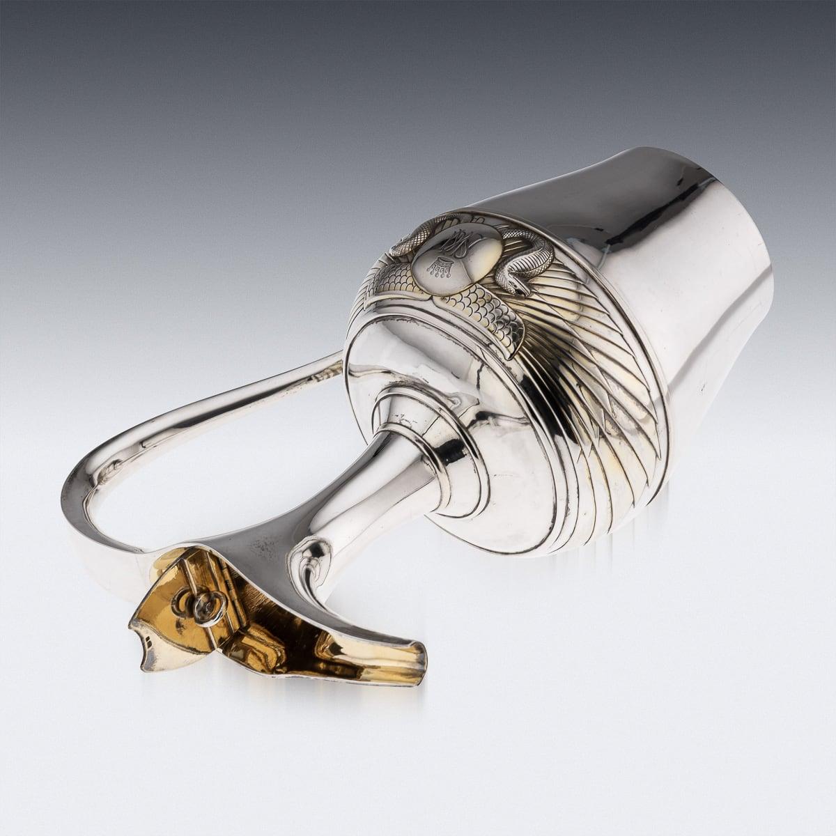Jarra de vino victoriana de plata maciza del siglo XIX, Edward Barnard & Sons c.1870 en venta 3