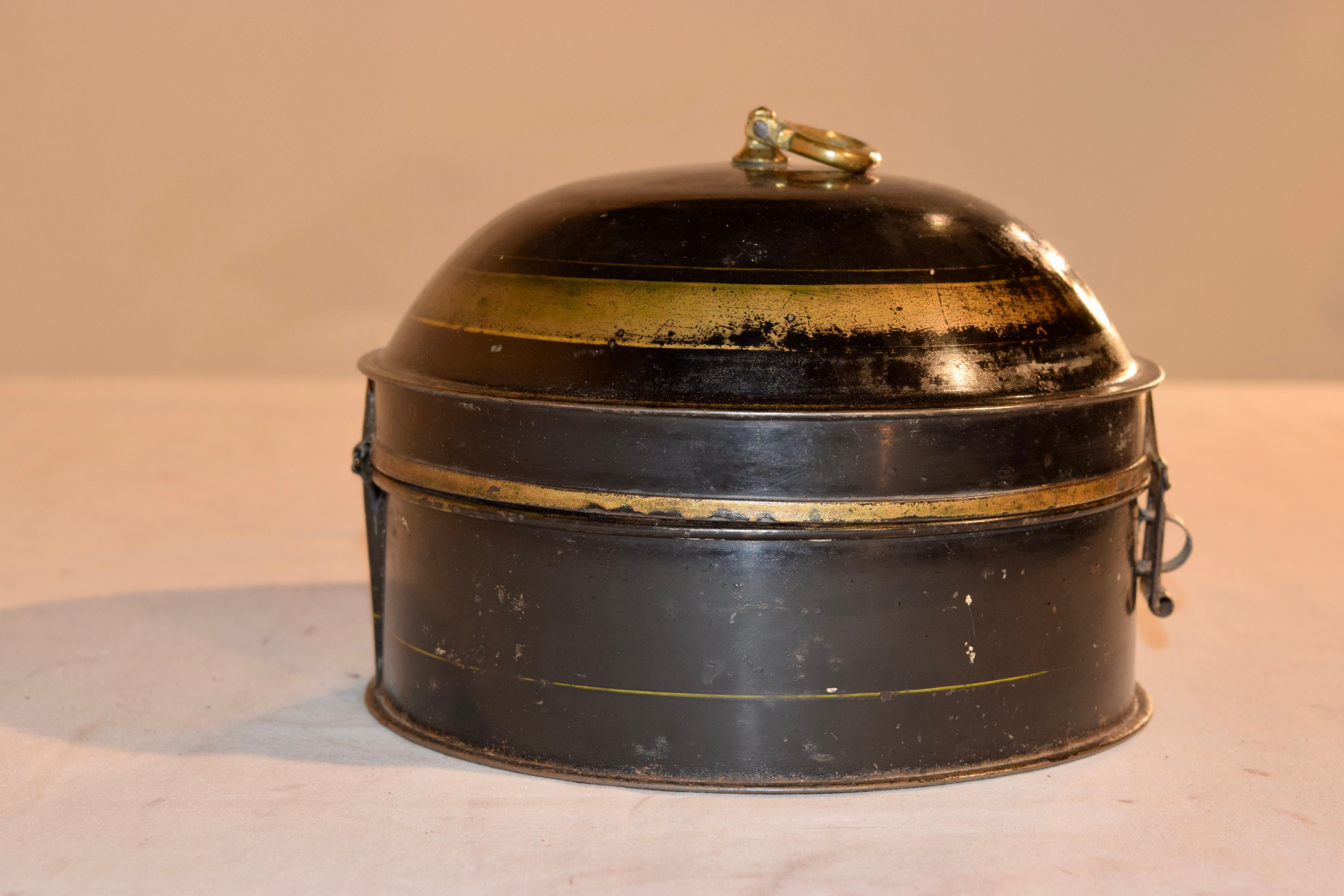 antique spice tin