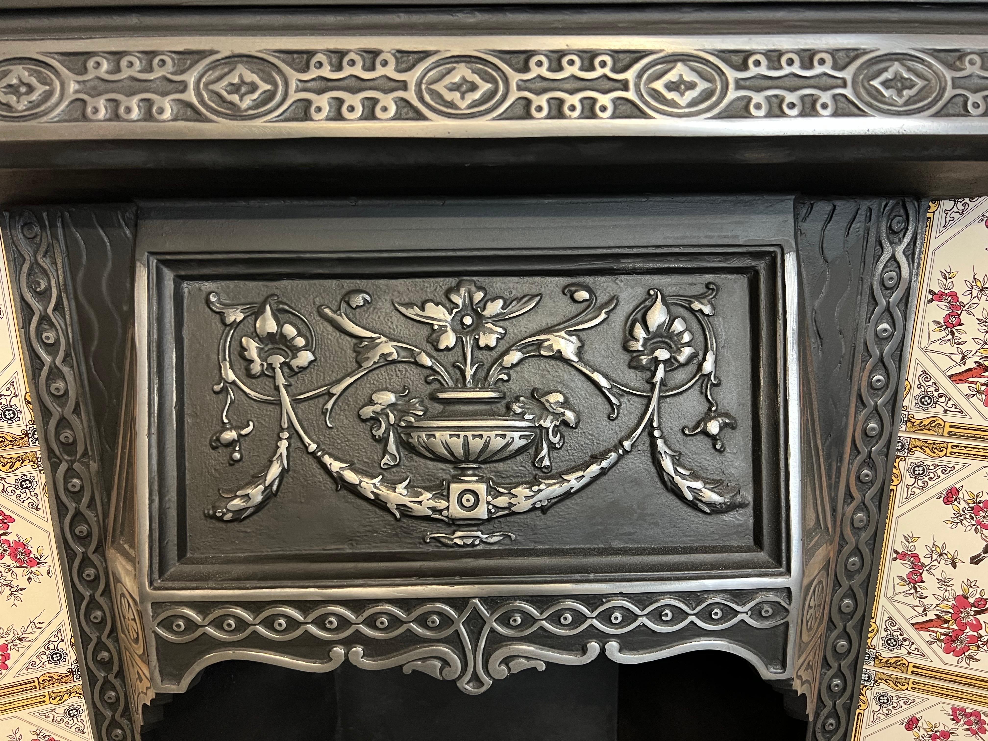 19th Century Victorian Styled Cast Iron Tiled Fireplace Insert In Good Condition For Sale In London, GB