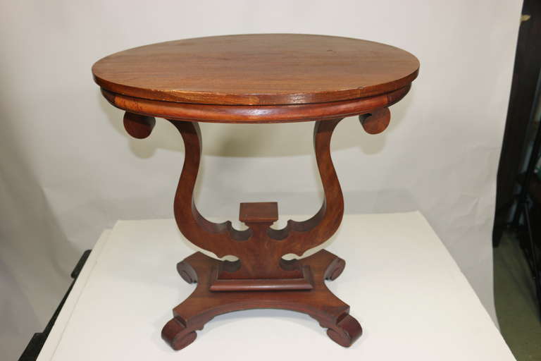 American 19th Century Victorian Table Displaying a Bronze Sculpture of a Fisherman For Sale