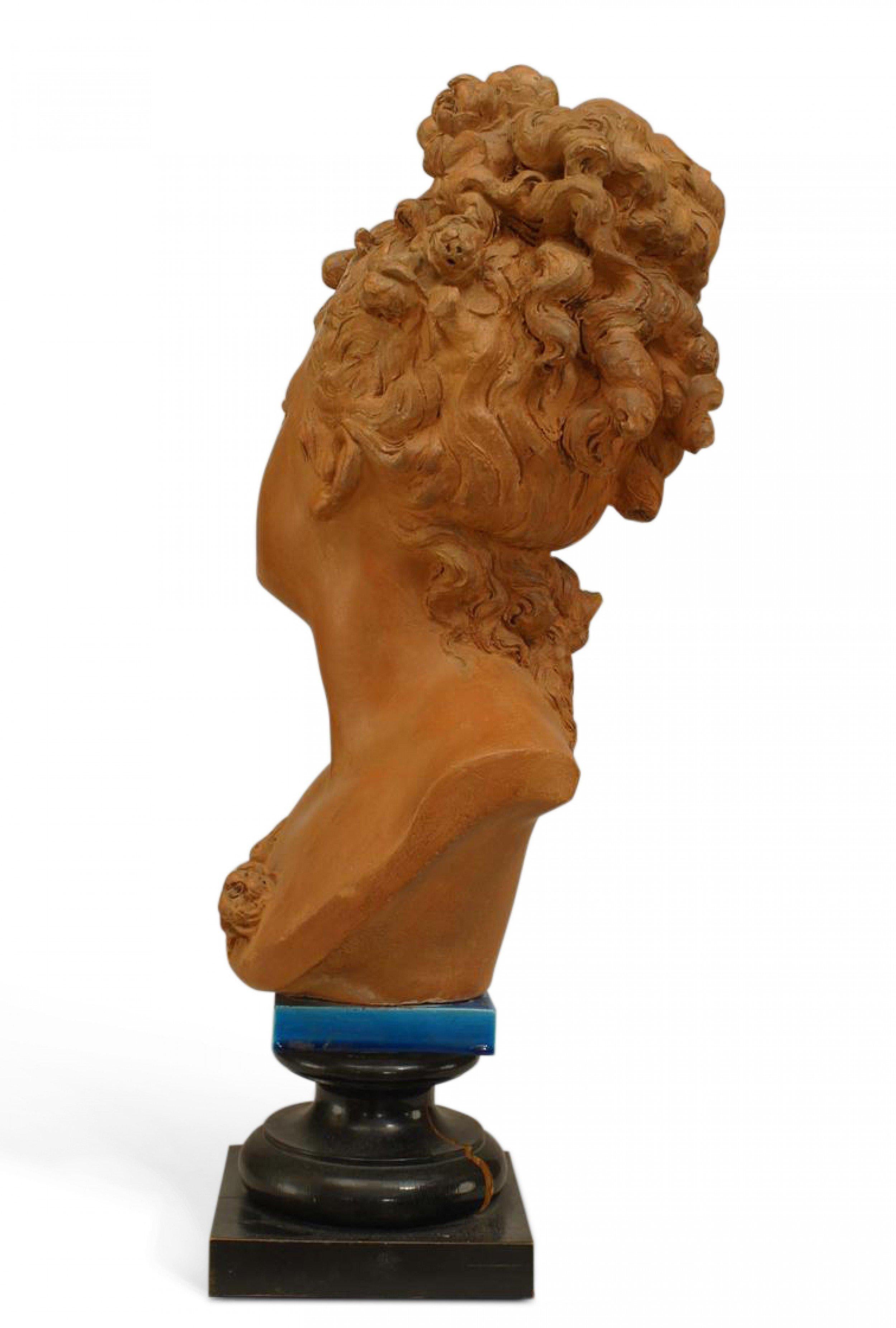 Victorien Buste de dame victorien en terre cuite du XIXe siècle signé Belleuse en vente
