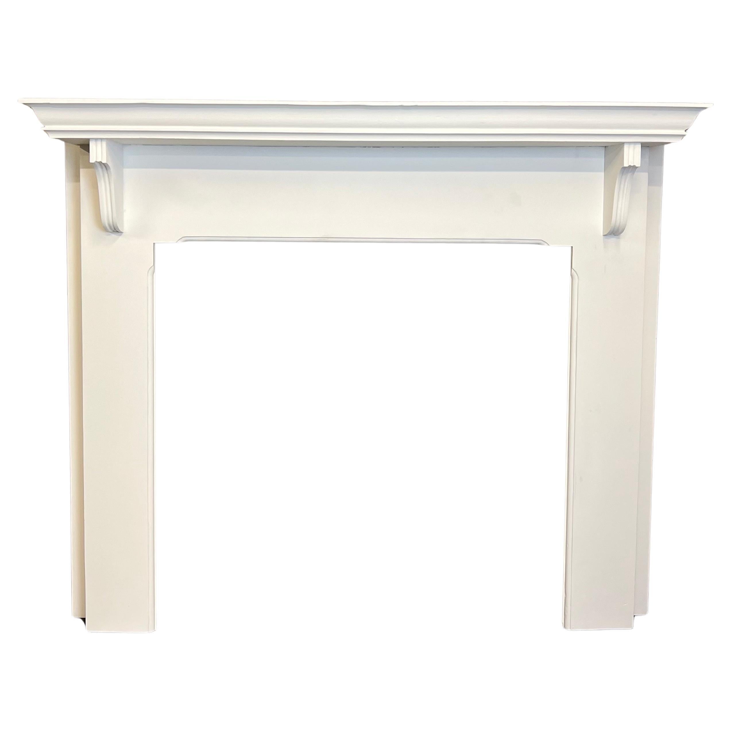 Cheminée victorienne du 19ème siècle en bois blanc