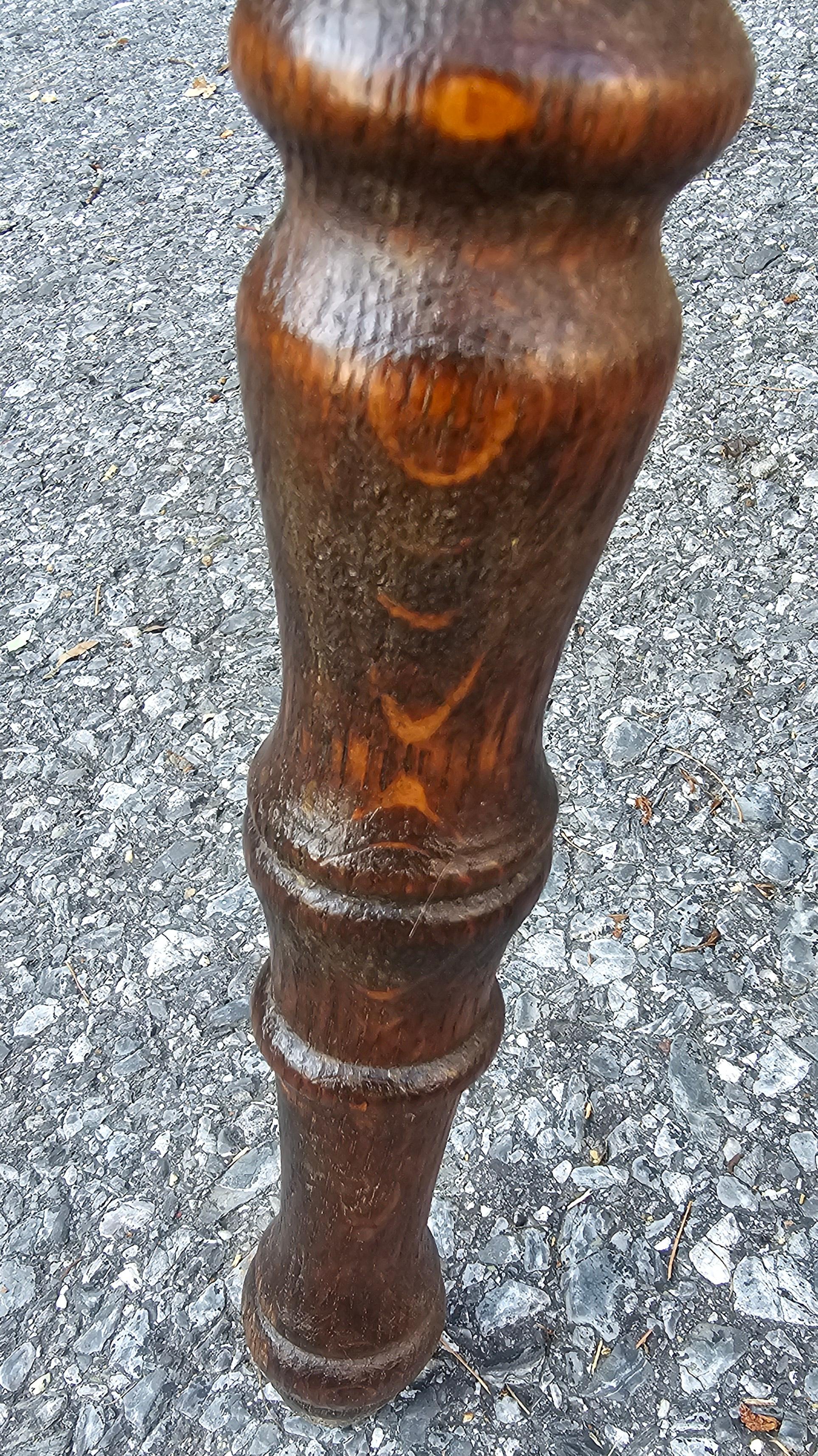 19th Century Victorian Turned Quater Sawn Oak Parlor or Center Table In Good Condition For Sale In Germantown, MD