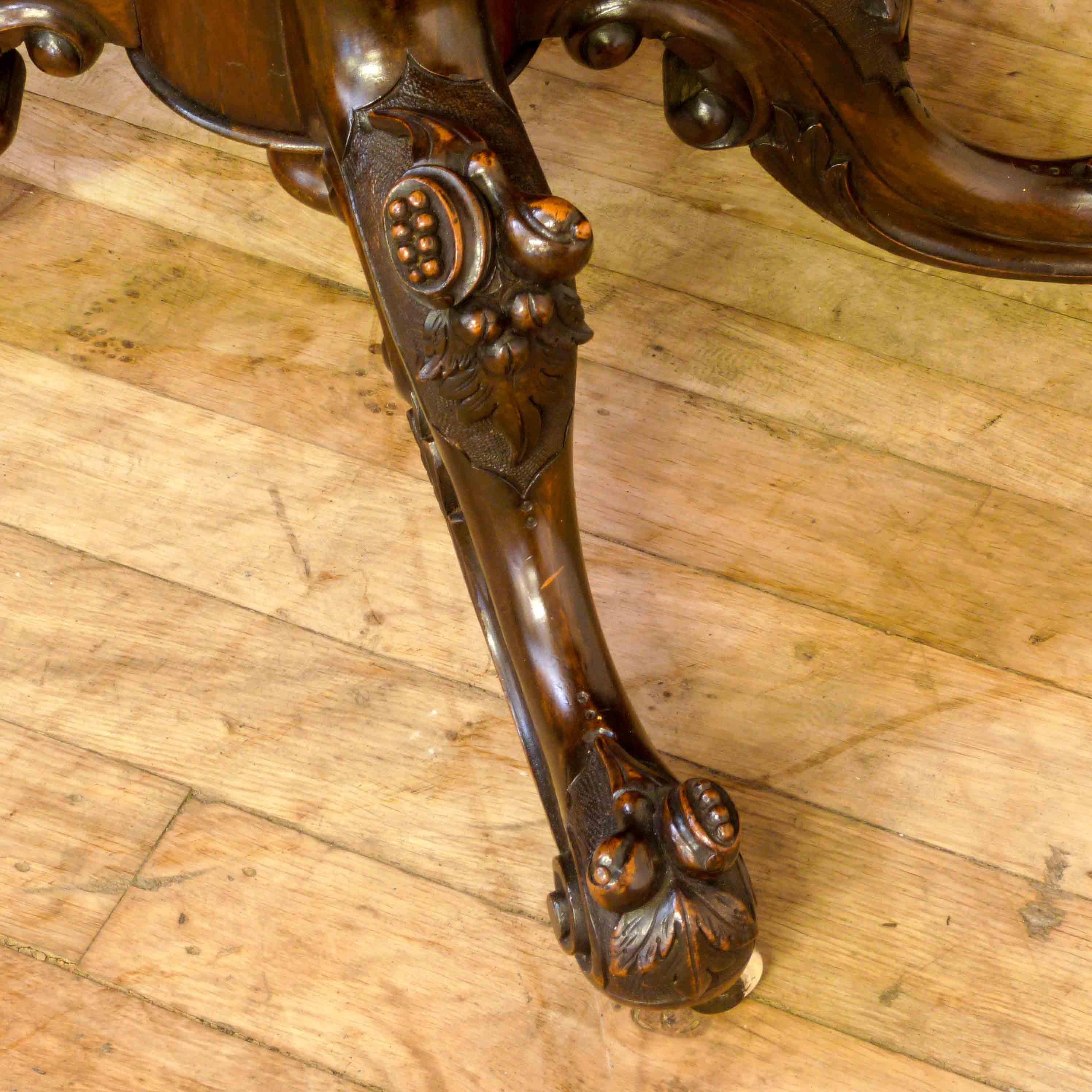 19th Century Victorian Walnut Card Table In Good Condition For Sale In Manchester, GB