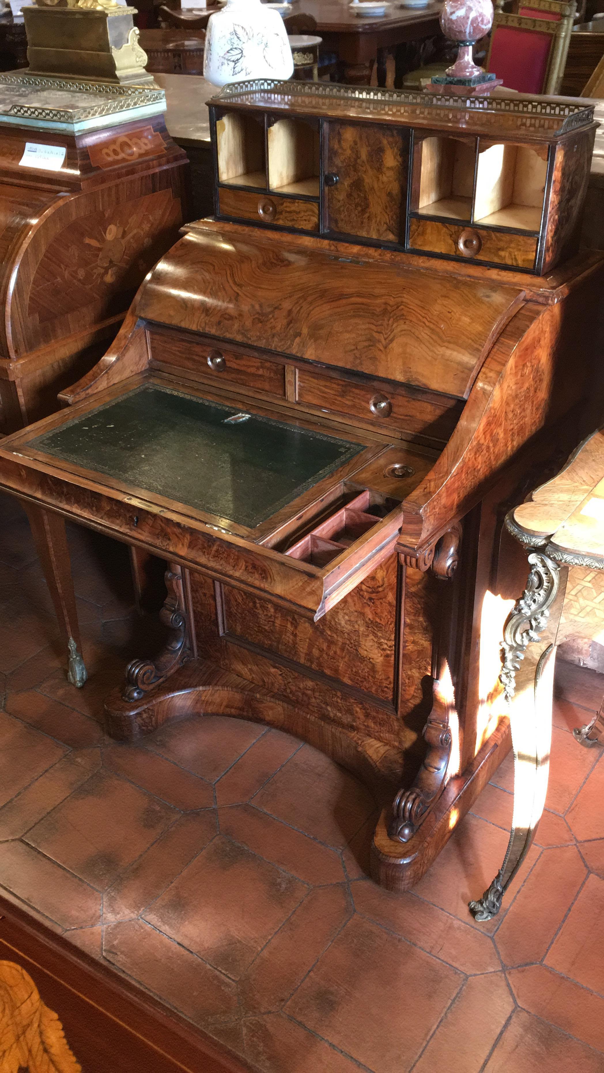 Mid-19th Century 19th Century Victorian Walnut Davenport Desk