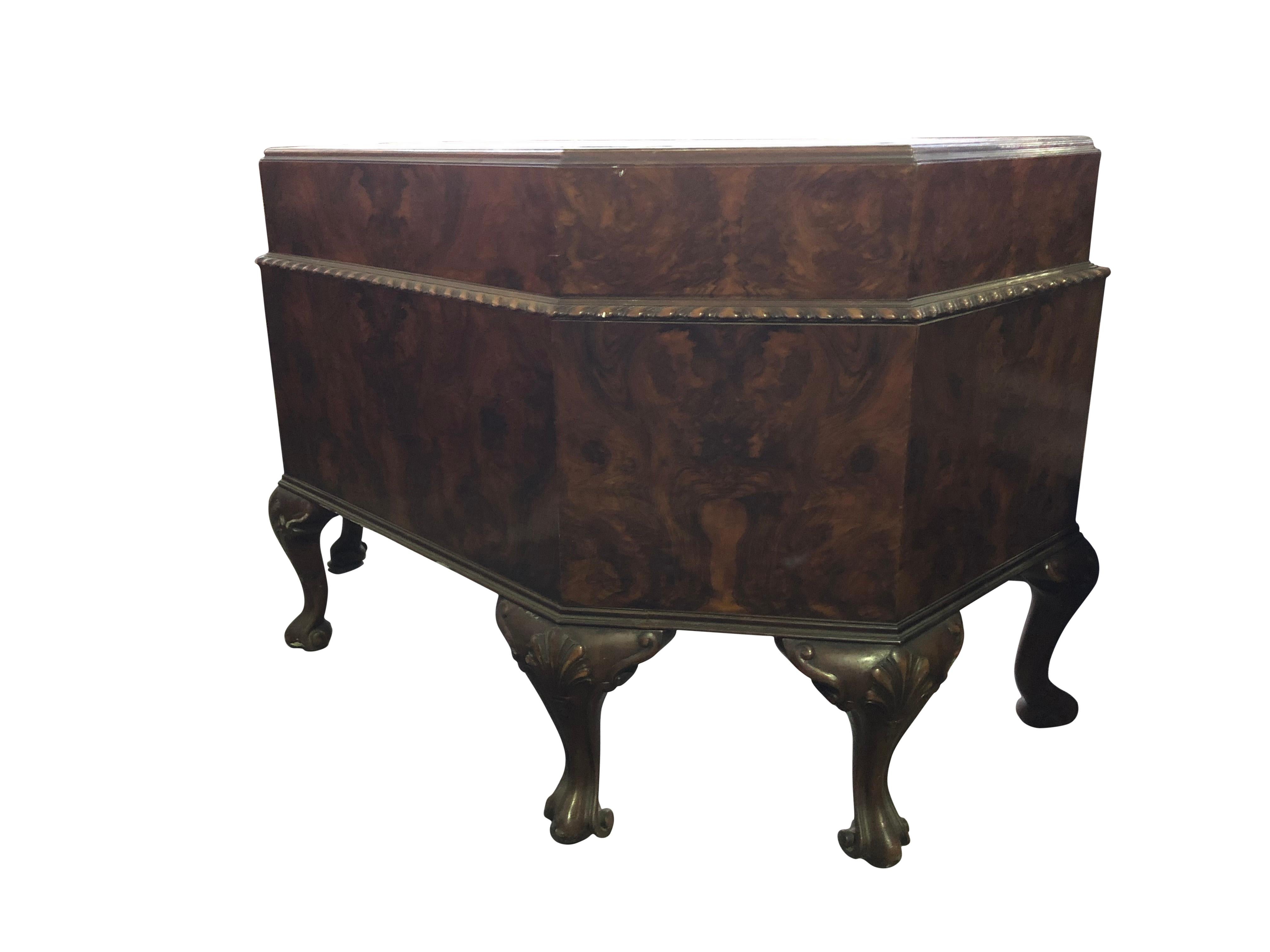 19th Century Victorian Walnut Desk with Leather Top 9