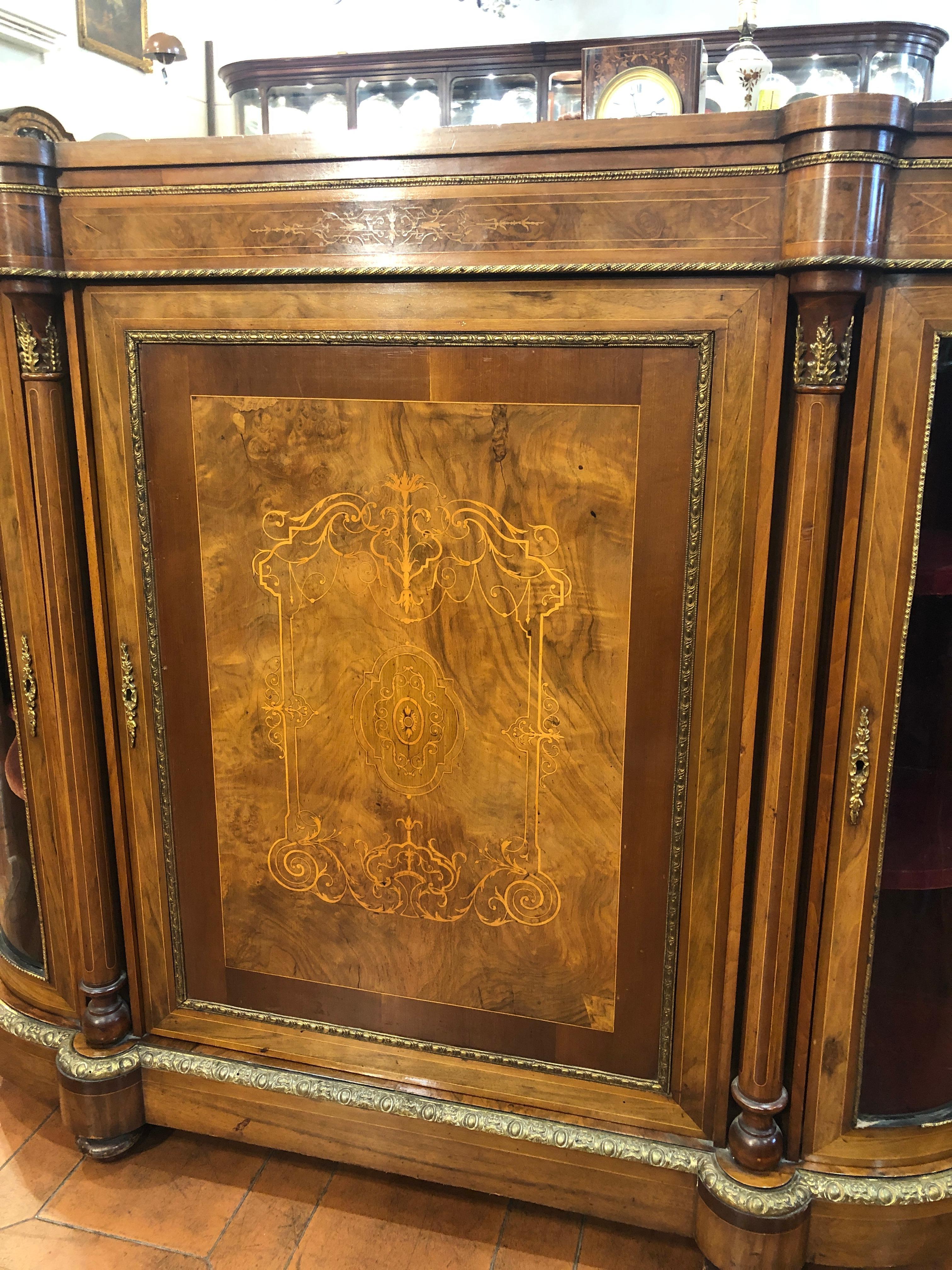 English 19th Century Victorian Walnut England Cabinet Serpentine , 1860s