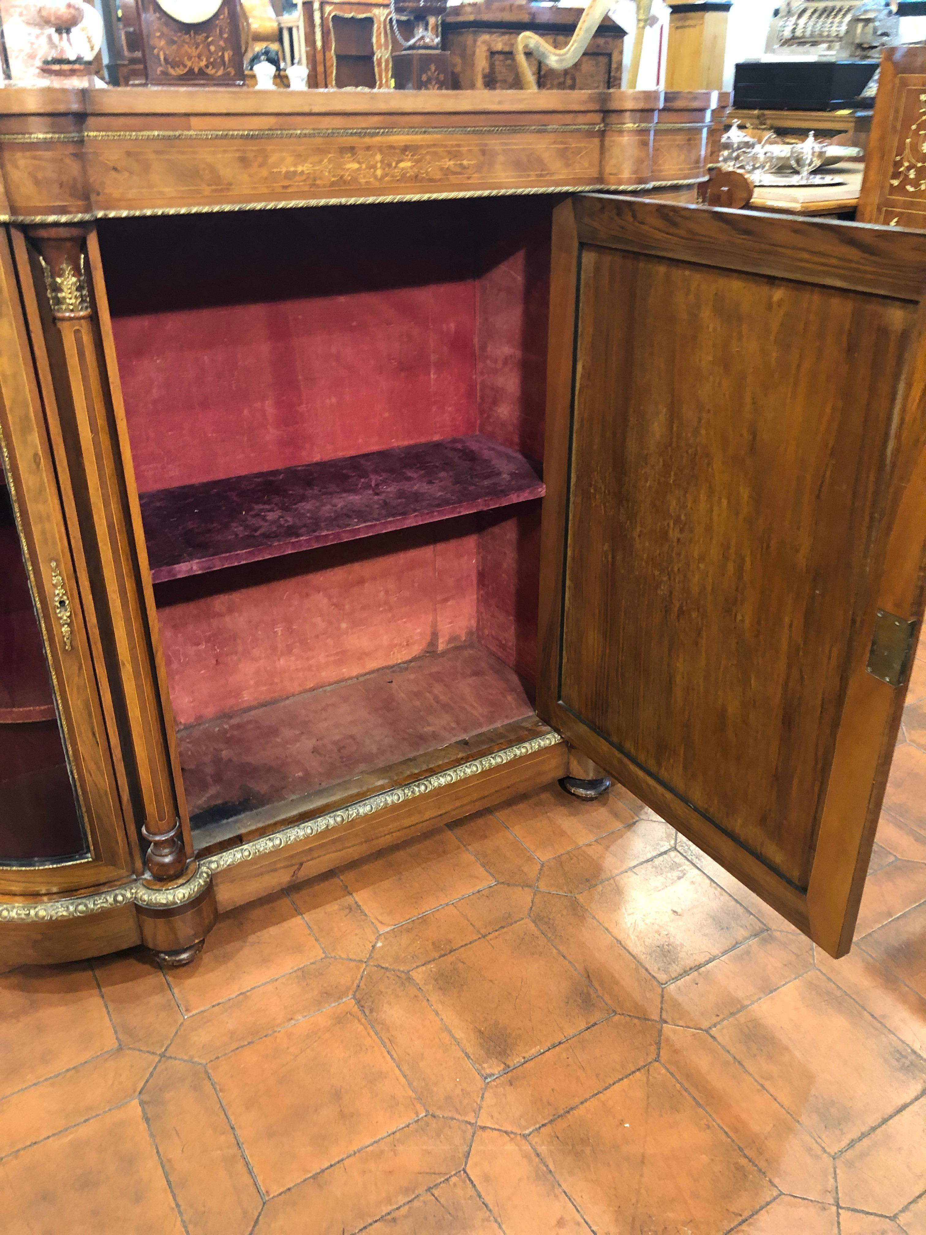 19th Century Victorian Walnut England Cabinet Serpentine , 1860s 2