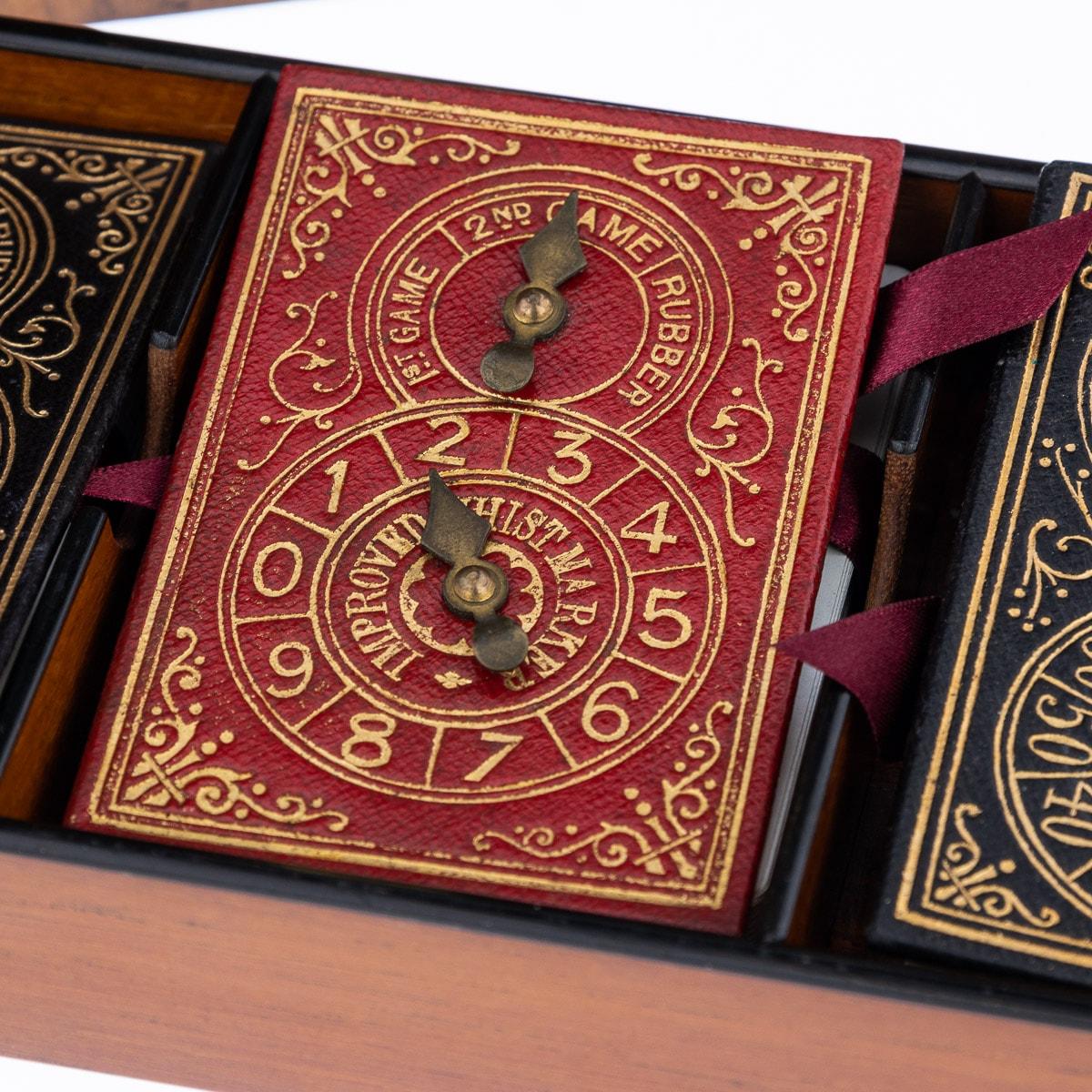 Compendium de jeu victorien du 19e siècle en noyer, jeux de cartes et de planches, vers 1890 en vente 9