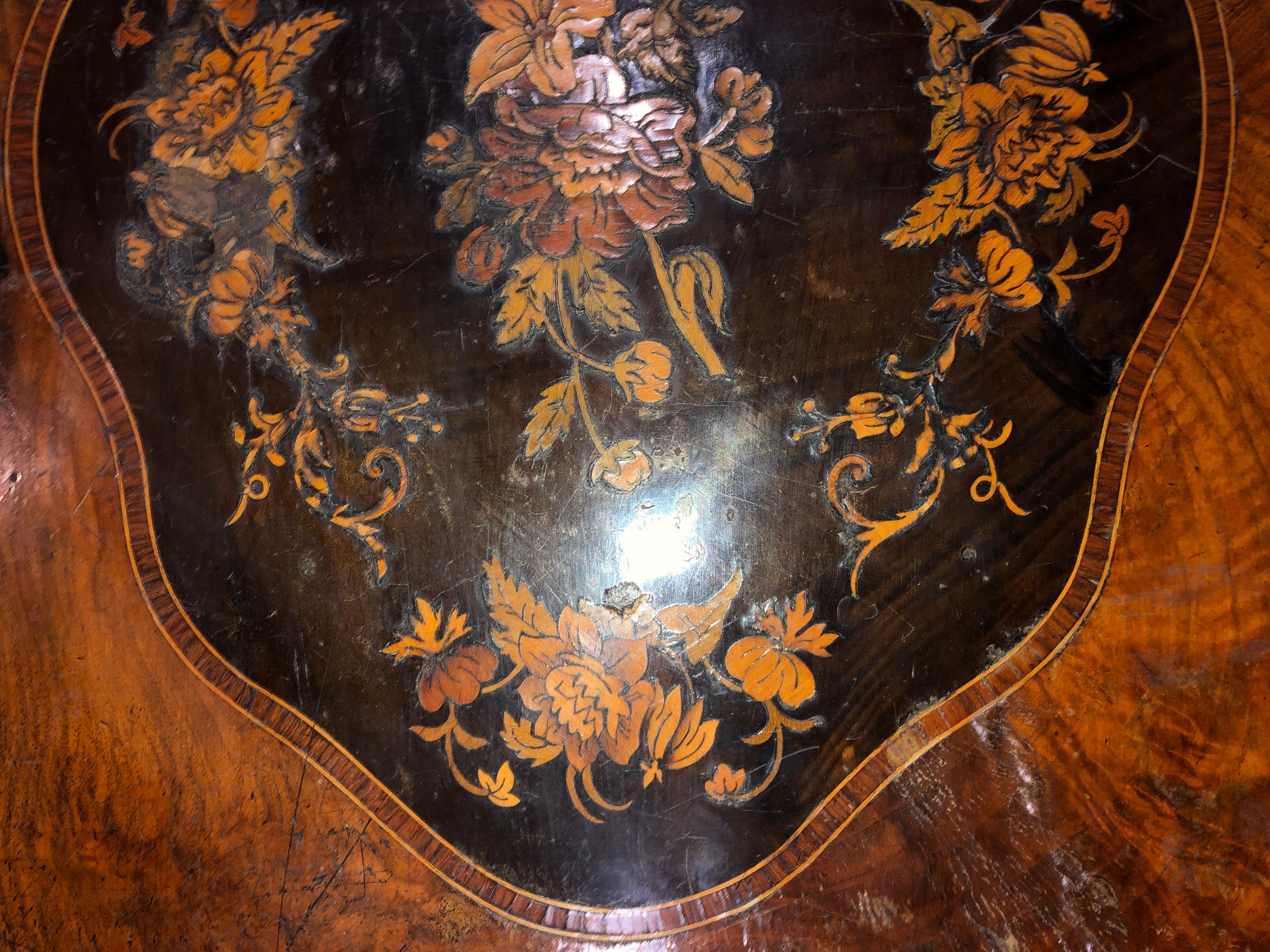19th Century Victorian Walnut Inlaid English Card Table, 1870s In Fair Condition In Roma, RM