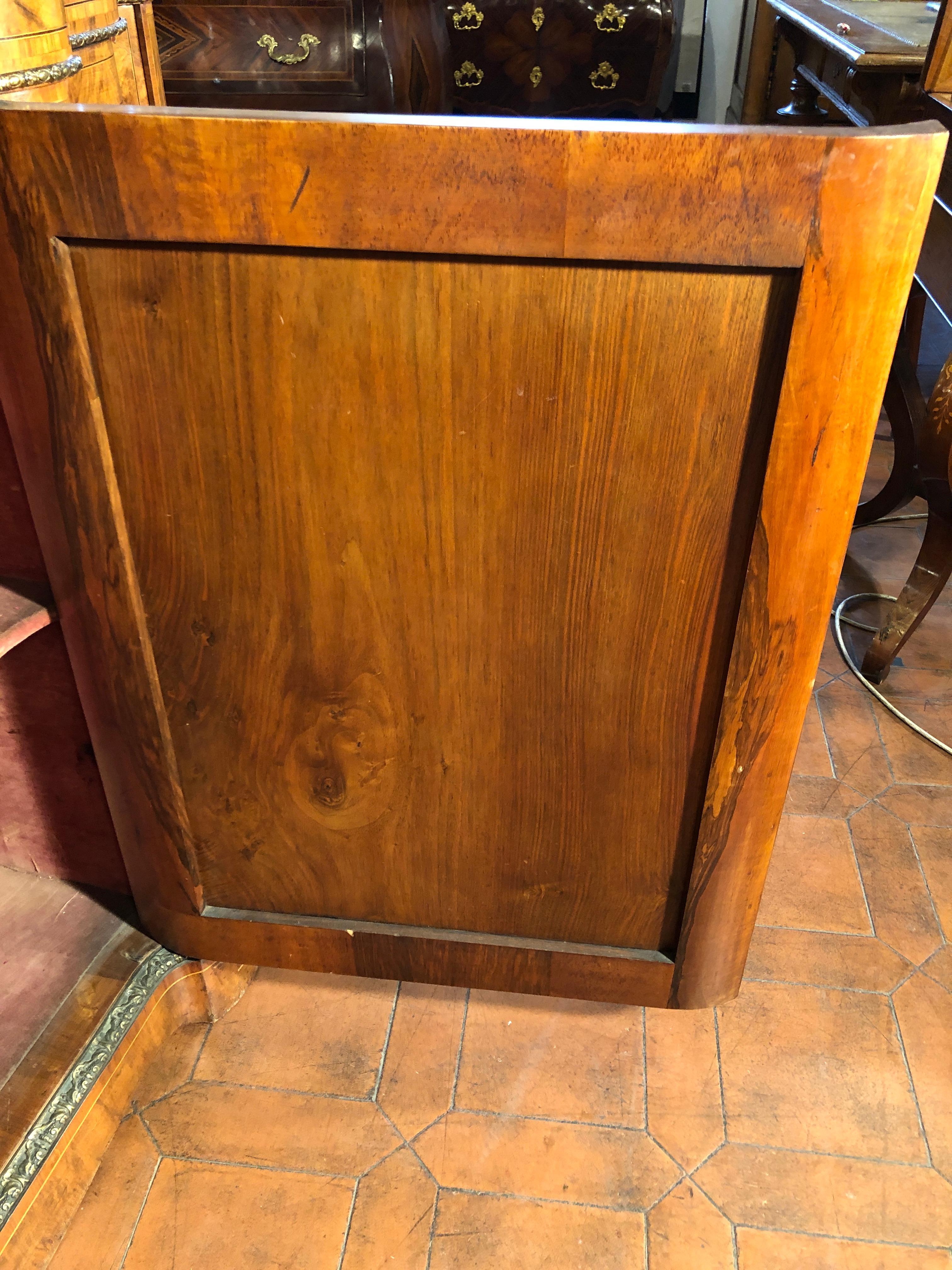 19th Century Victorian Walnut Inlaid English Sideboard Vitrines, 1860s 7