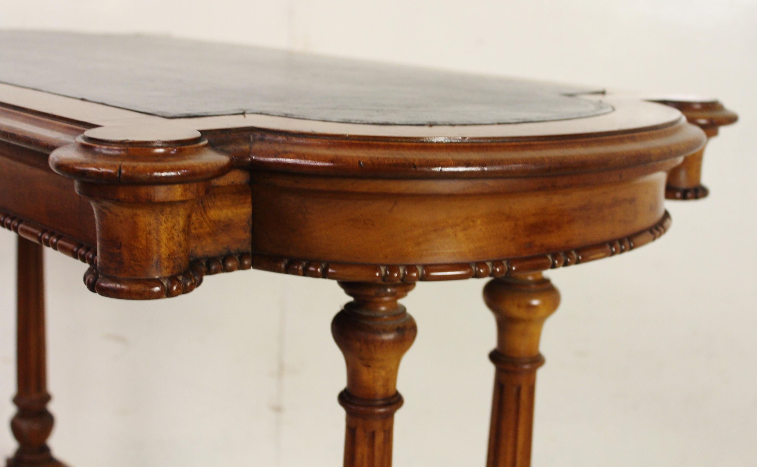 19th Century Victorian Walnut Library Table For Sale 11
