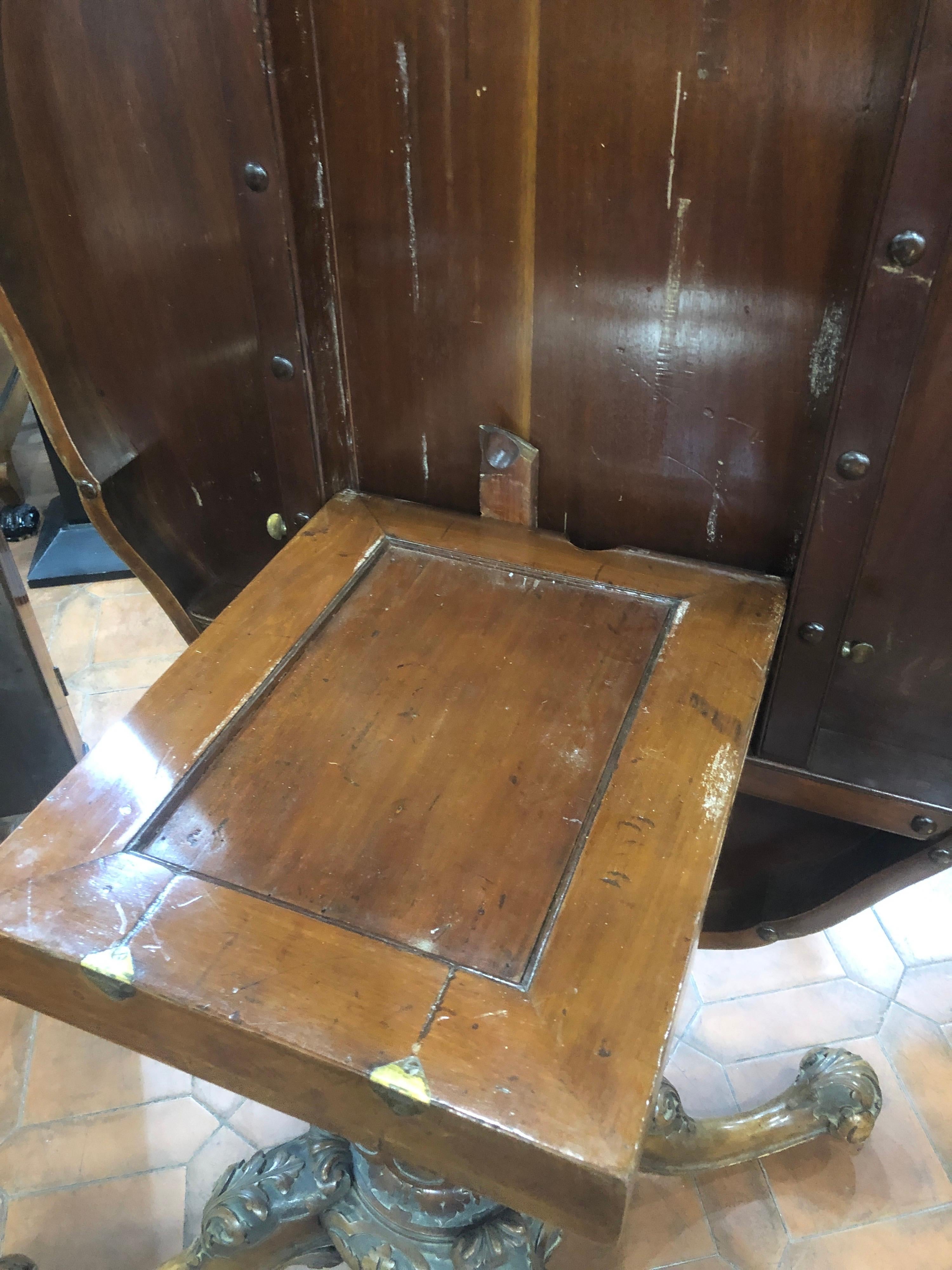 19th Century Victorian Walnut Marquetry Center Table, 1850s For Sale 4