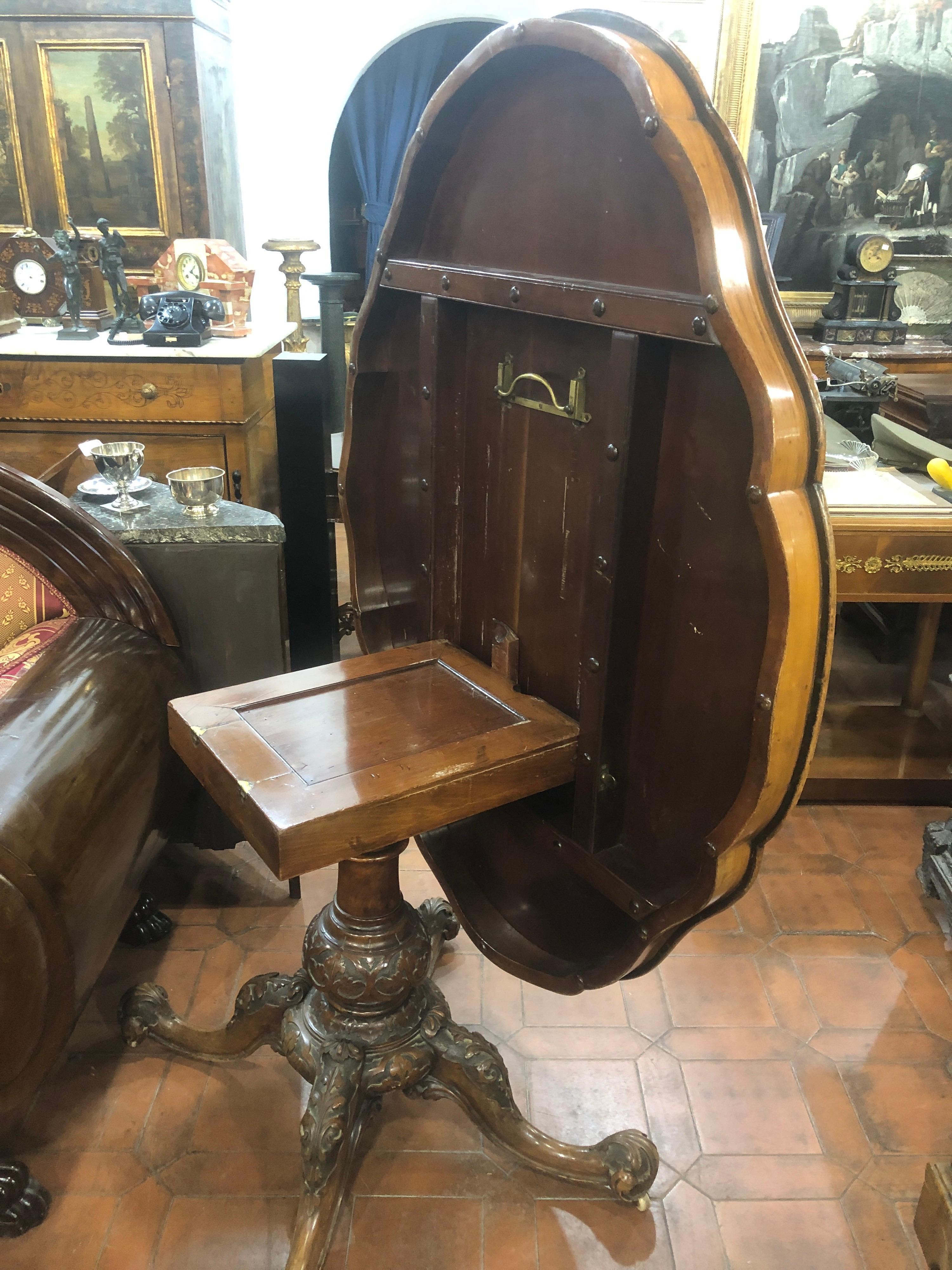 19th Century Victorian Walnut Marquetry Center Table, 1850s For Sale 3