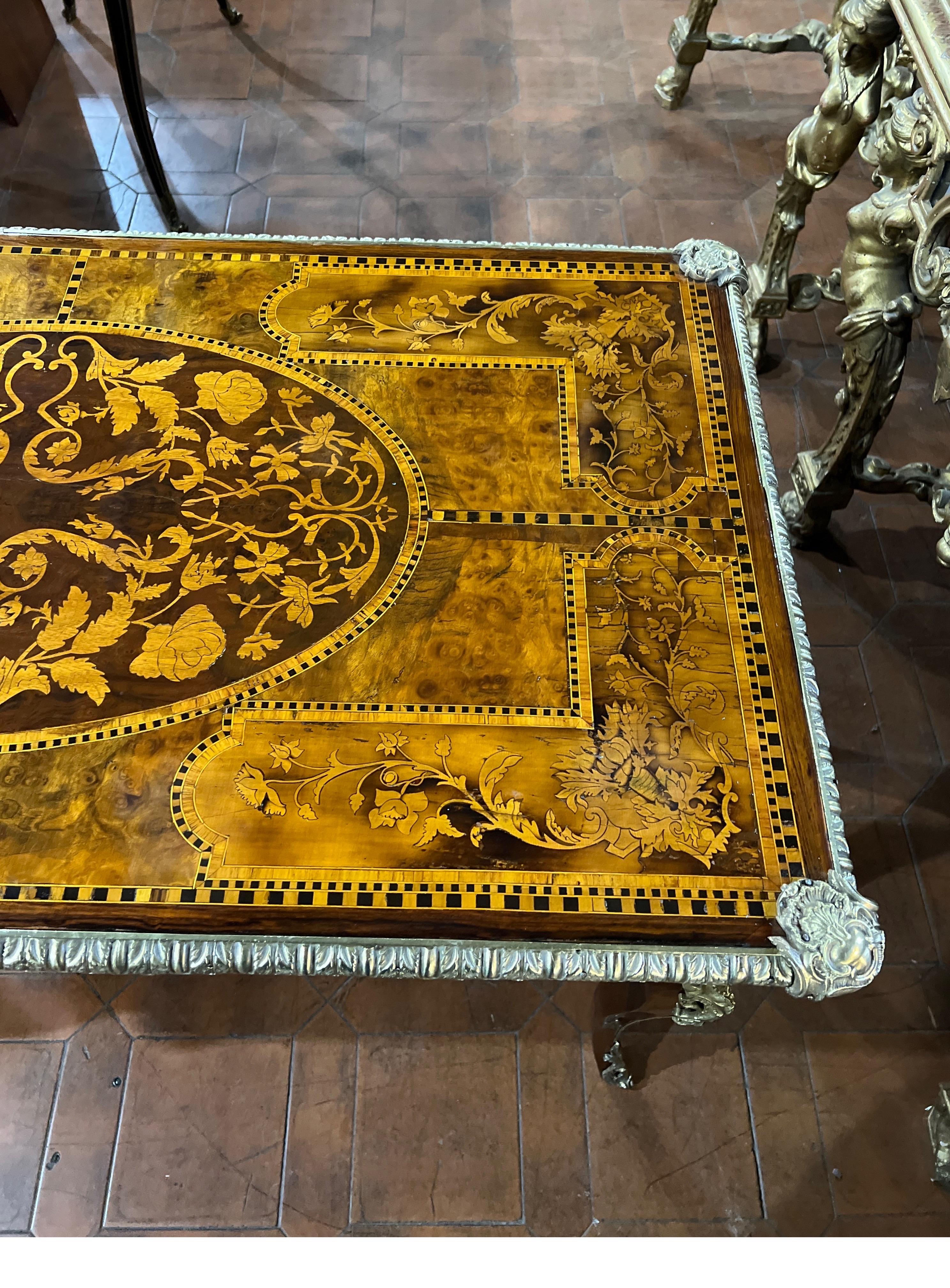 19th Century Victorian Walnut Marquetry Gilt Bronze Writing Table Desk  In Good Condition In Roma, RM