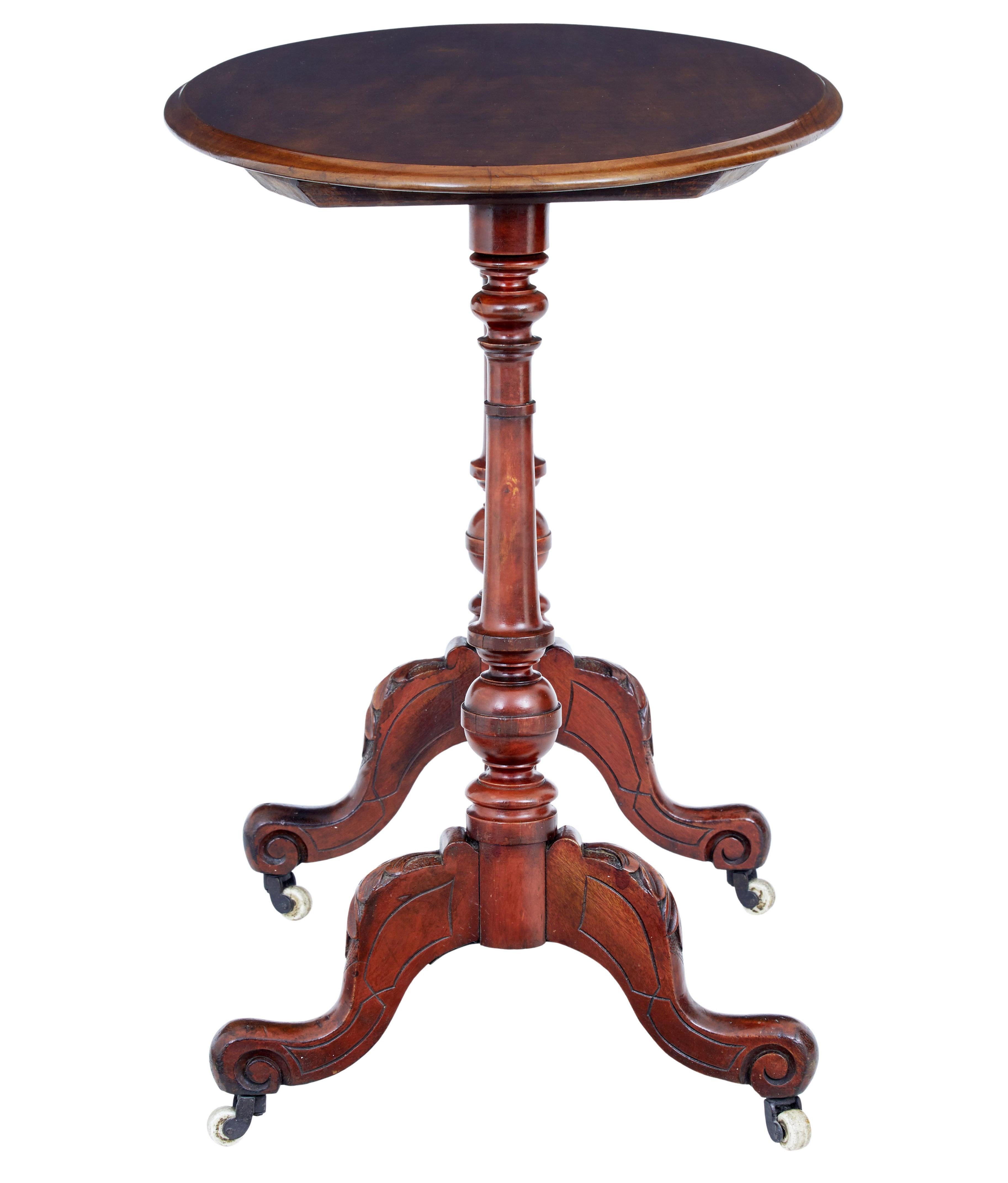 English 19th Century Victorian Walnut Oval Occasional Table