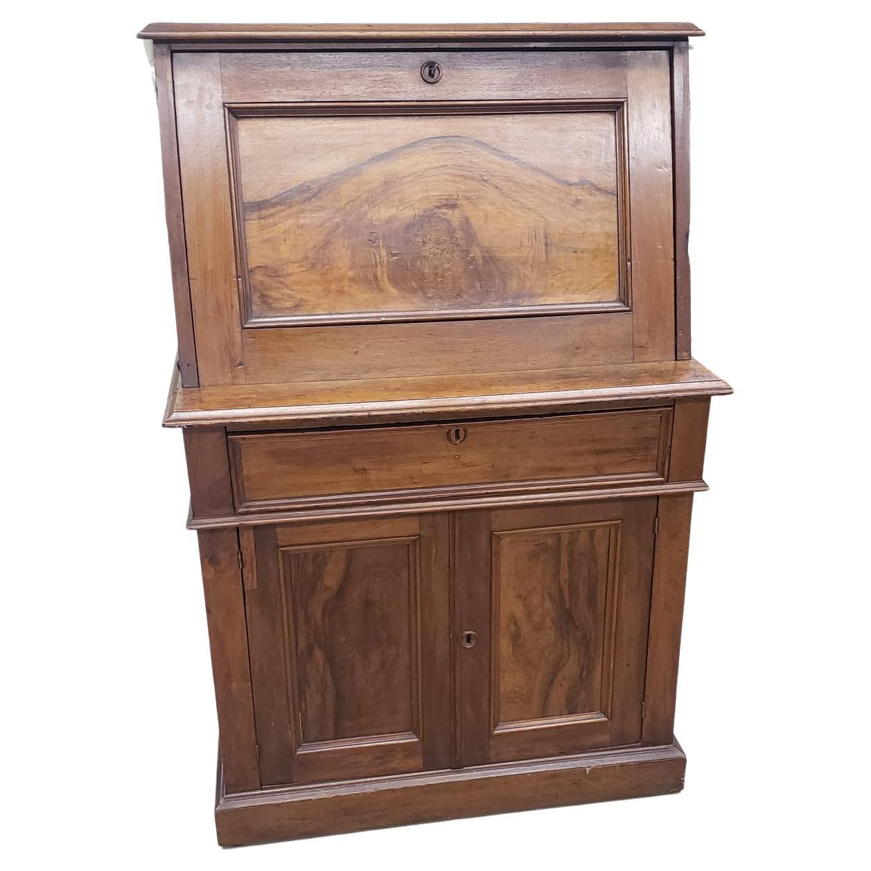 An amazing mid-19th Century Victorian Walnut Slant Front Secretary Desk in good antique condition. Measures 30