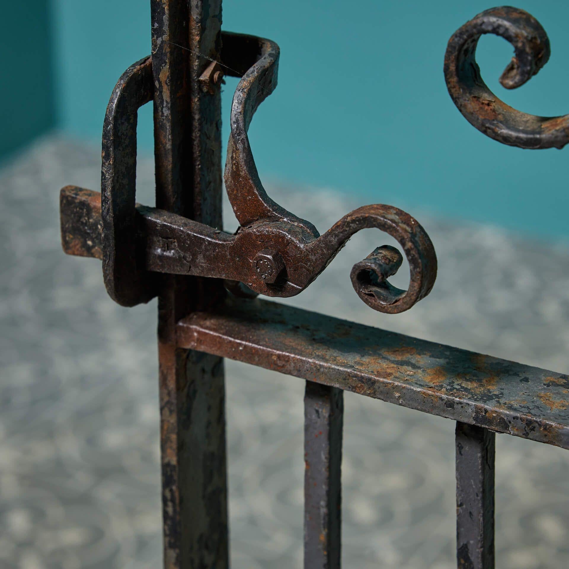 Inglese Cancello vittoriano in ferro battuto del XIX secolo in vendita