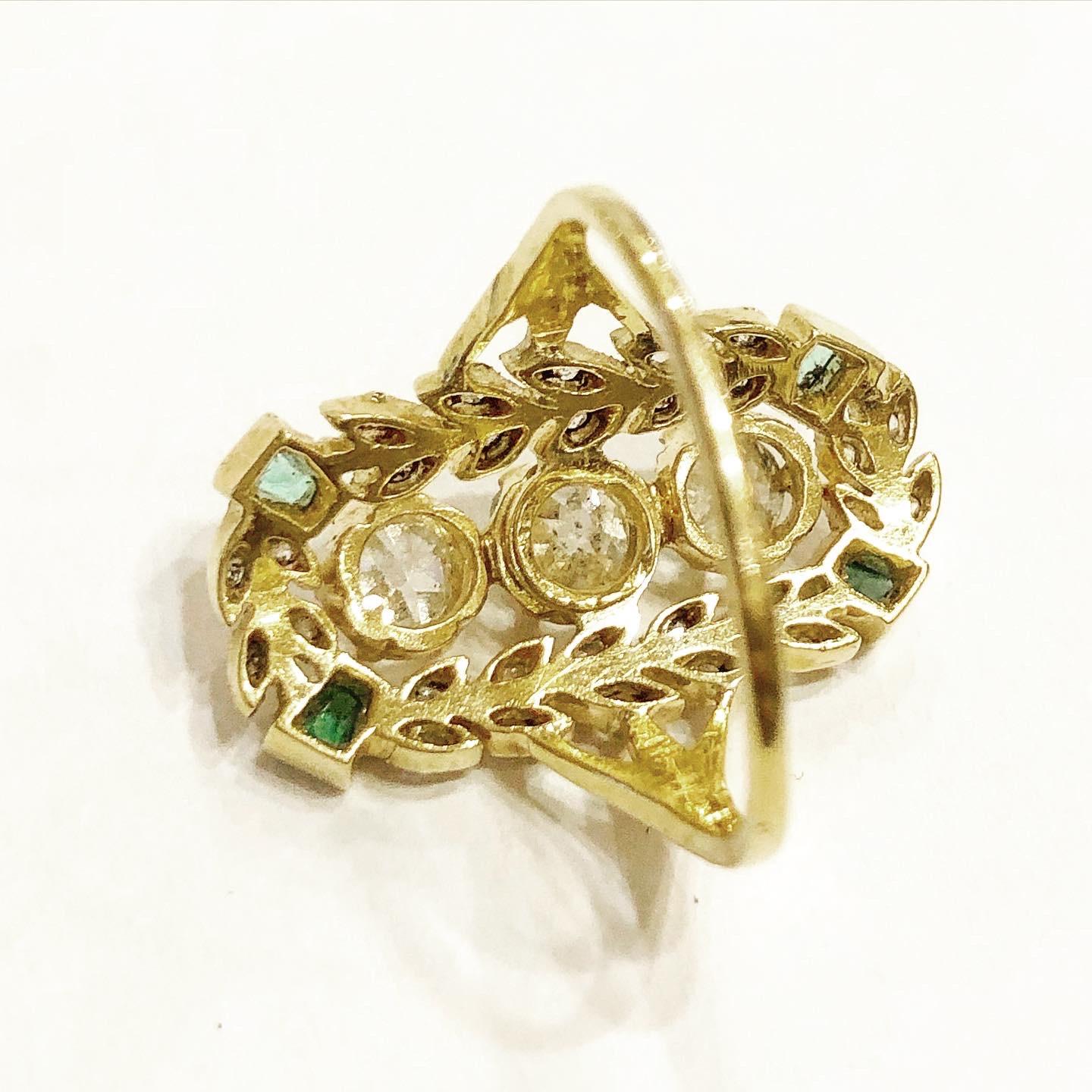 Old European Cut Victorian 18k Yellow Gold, Diamonds and Emeralds Cocktail Ring For Sale