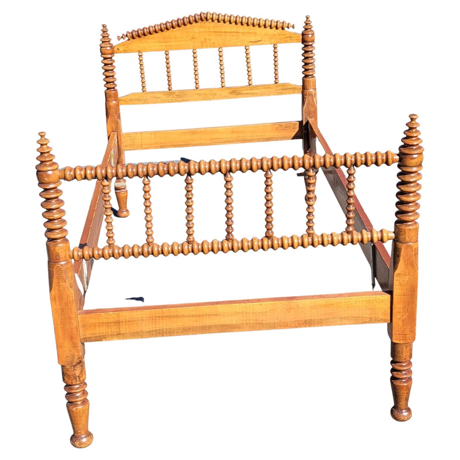 A charming 19th century Victorian Youth Spool Bed in good antique condition. 
Measures 79.75