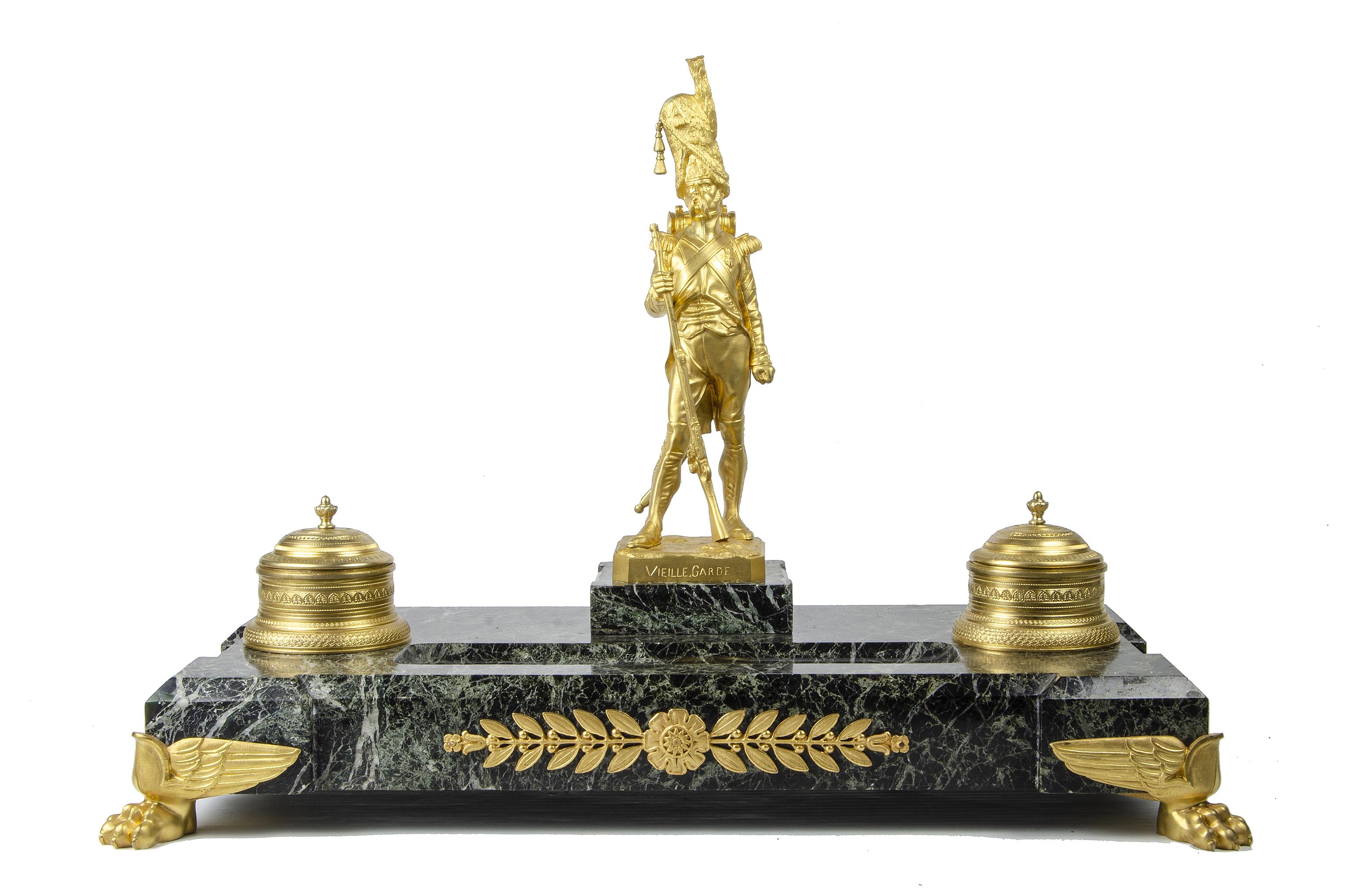 Napoléon III Sculpture de la Vieille Garde du 19e siècle sur socle à encre par A. Le Véel et Susse Frères en vente