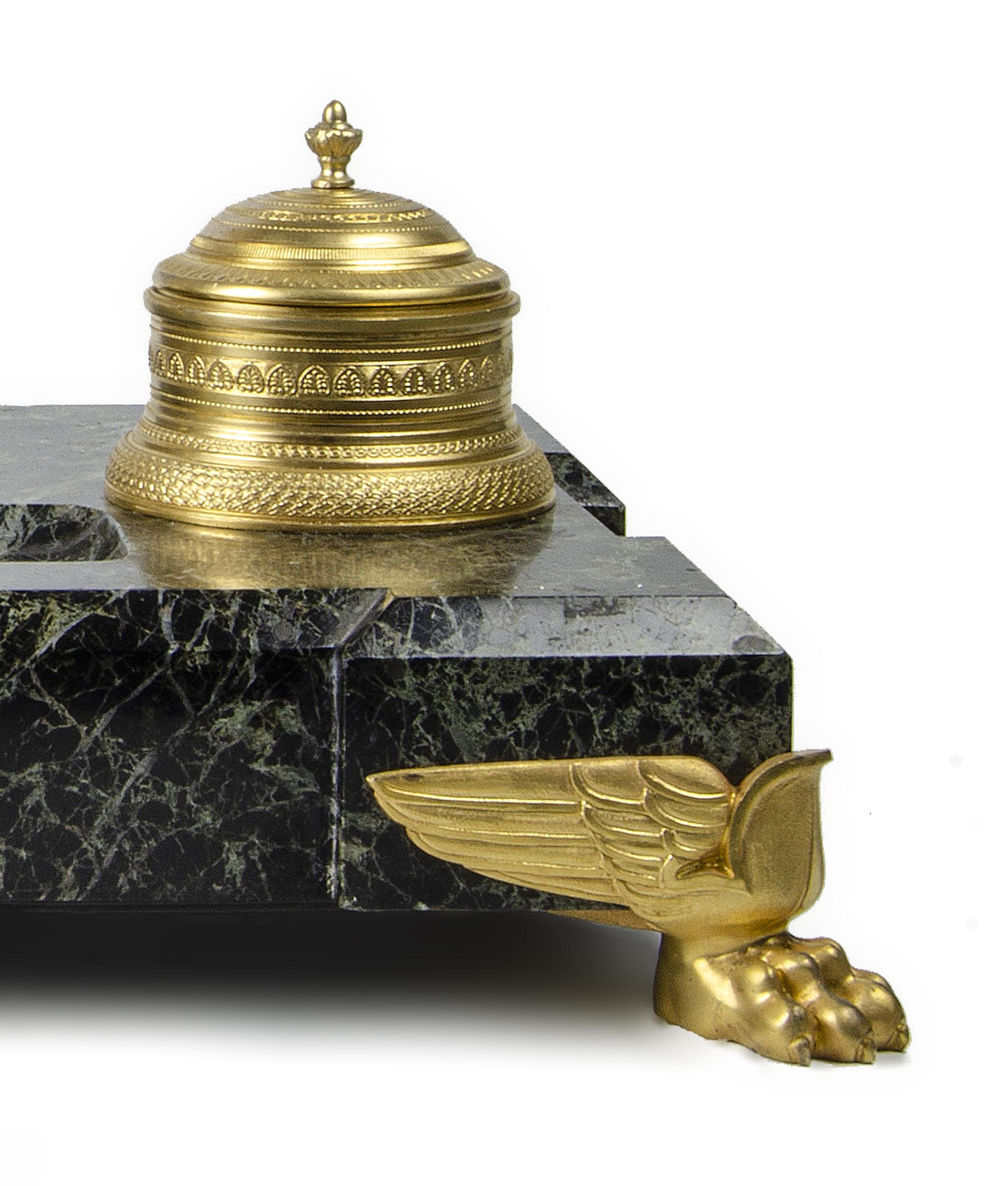 XIXe siècle Sculpture de la Vieille Garde du 19e siècle sur socle à encre par A. Le Véel et Susse Frères en vente