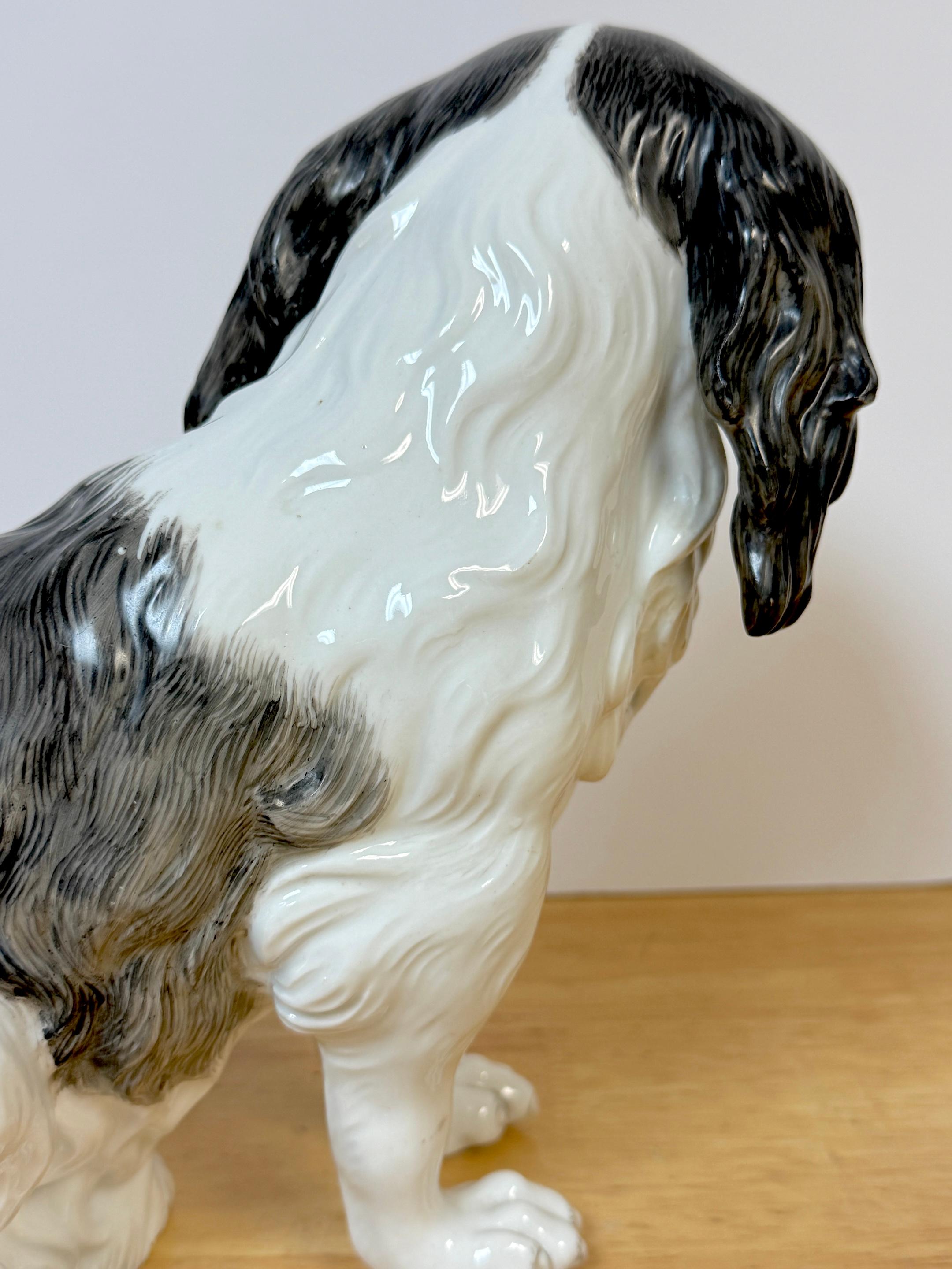 Modello in porcellana viennese del XIX secolo di un Charles Charles Spaniel in vendita 4