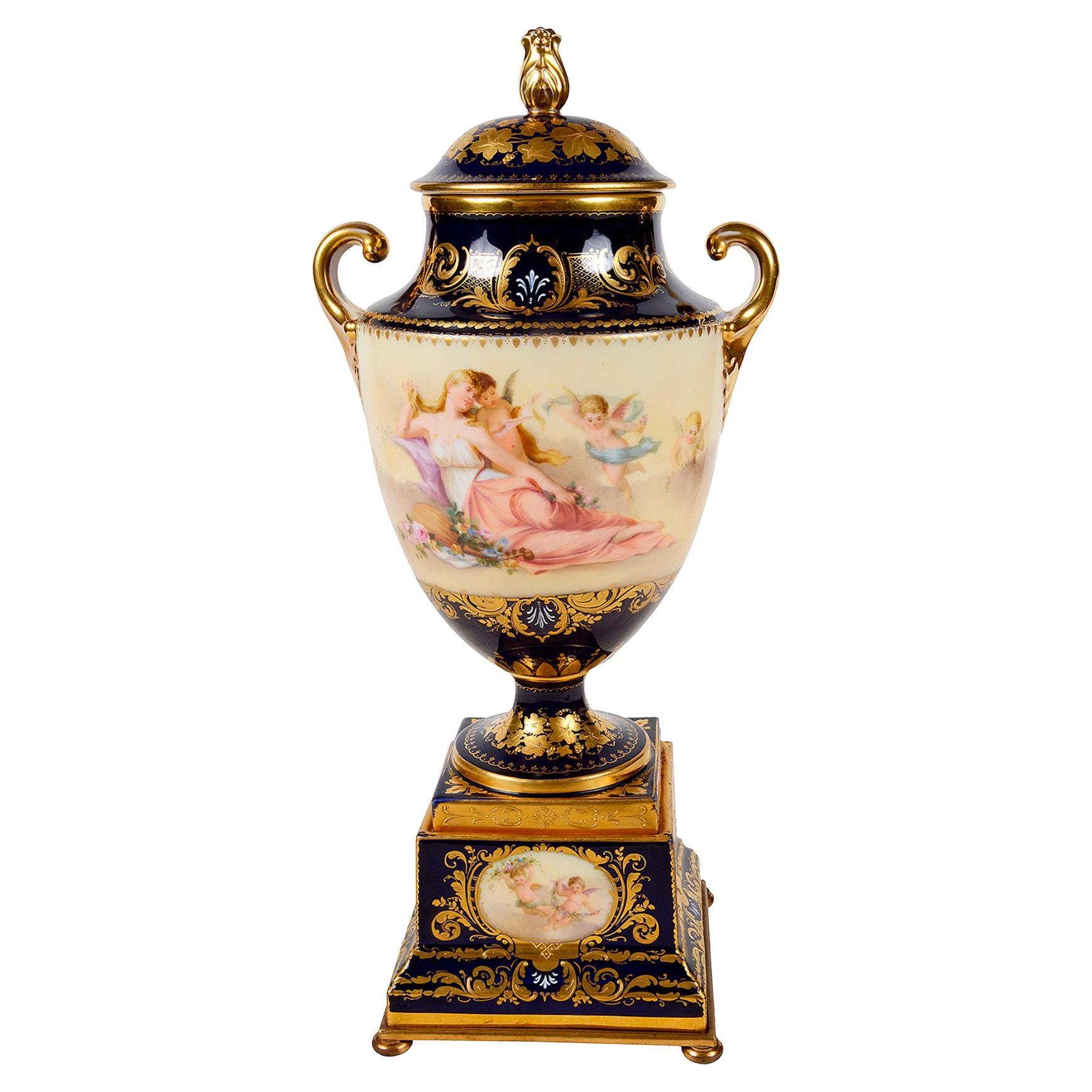 Vase de Vienne du XIXe siècle en vente
