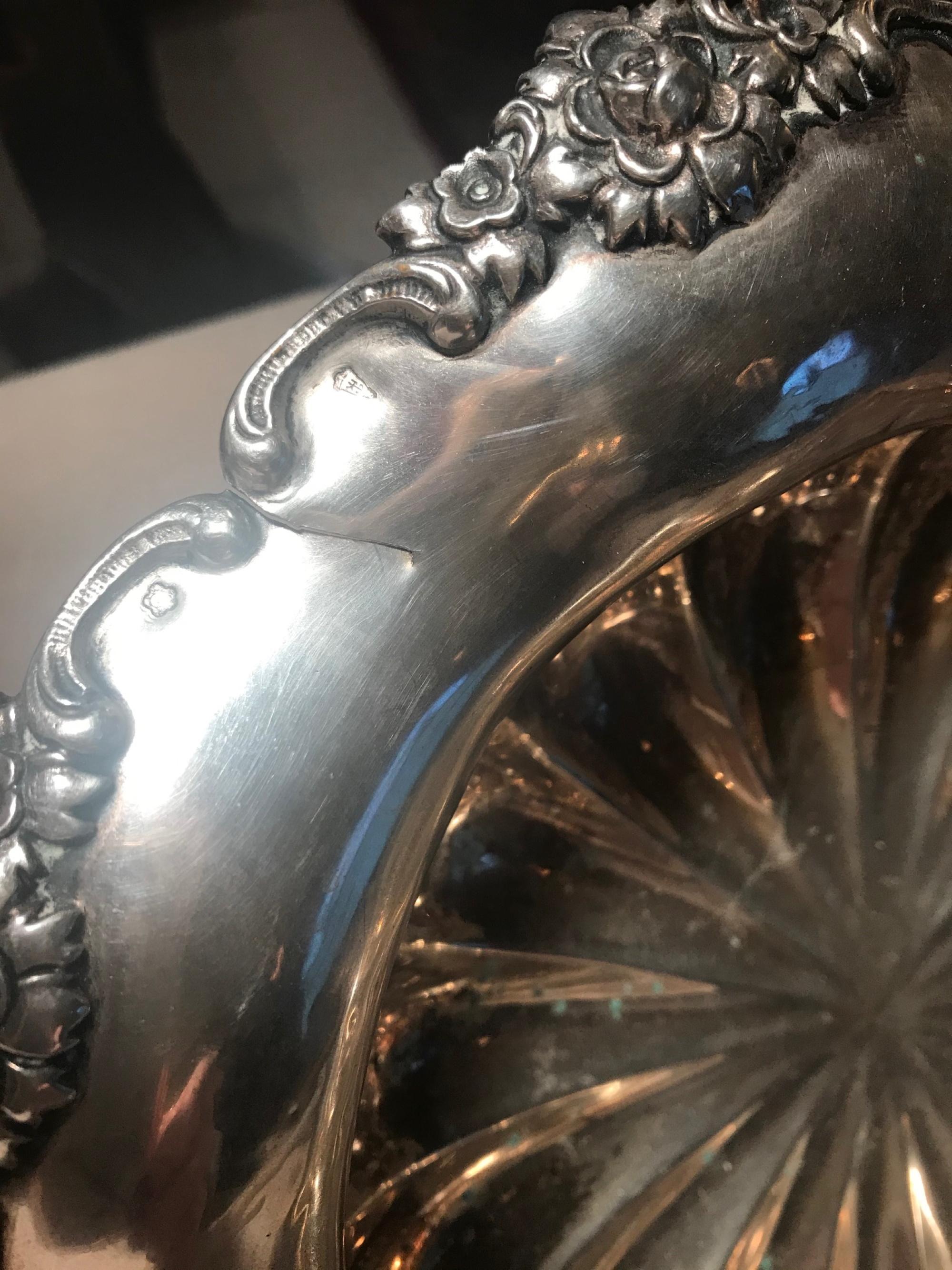 19th Century Viennese Heavy Silver Victorian Claw Footed Bowl For Sale 4