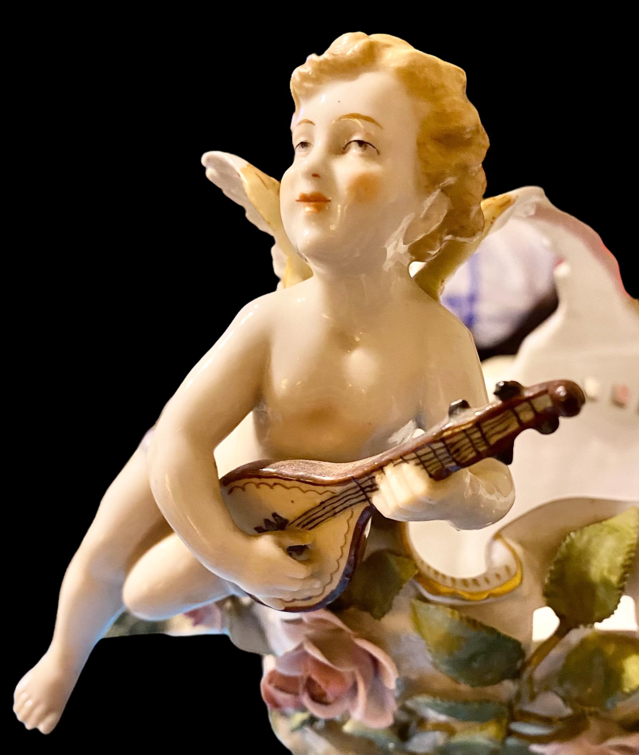 19. Jahrhundert Wiener Porzellan Figuraler Cherub Jardinière oder Tafelaufsatz Schale (Art nouveau) im Angebot