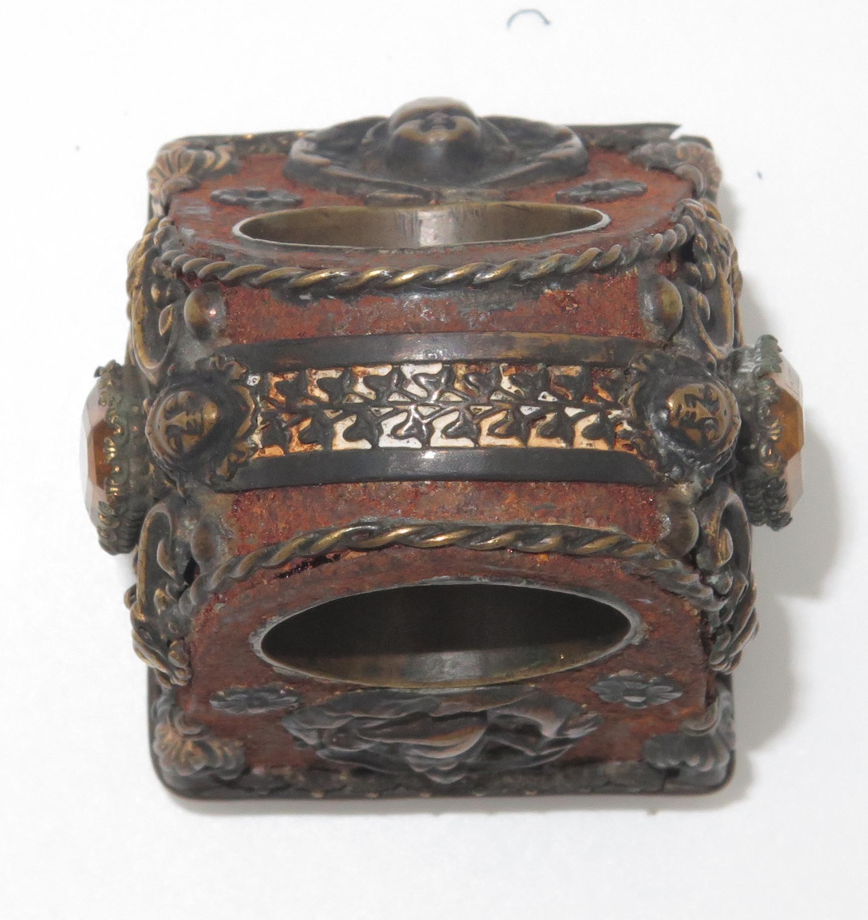 19. Jahrhundert Vintage Historischer Bishop-Ring aus gemischten Metallen (Renaissance) im Angebot