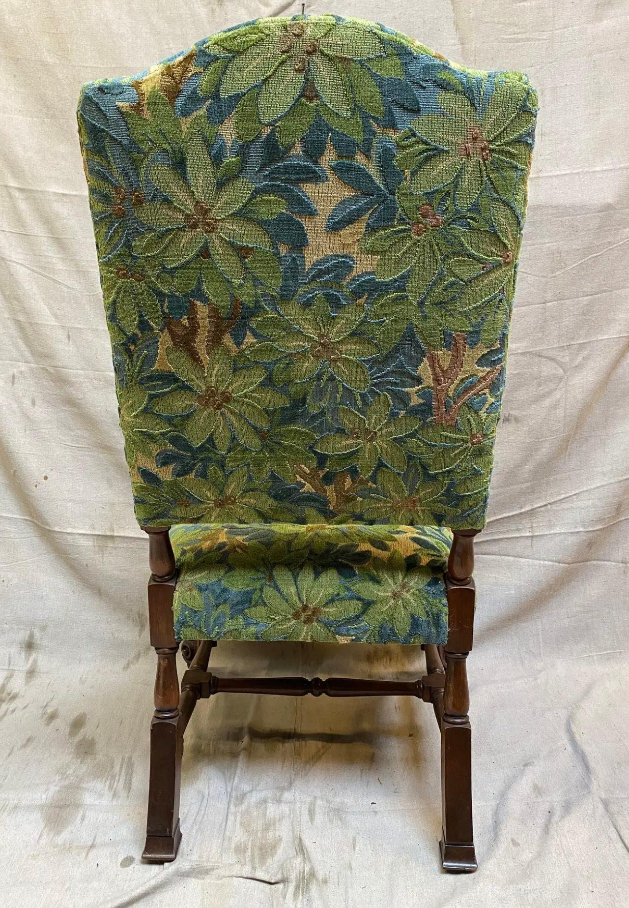 A single 19th Century finely-carved Italian walnut throne chair. The fabric is of top quality, a verdure tapestry pattern in epingle weave.

The chair is 200+ years of age and has repairs, but is structurally very firm and has many more years to