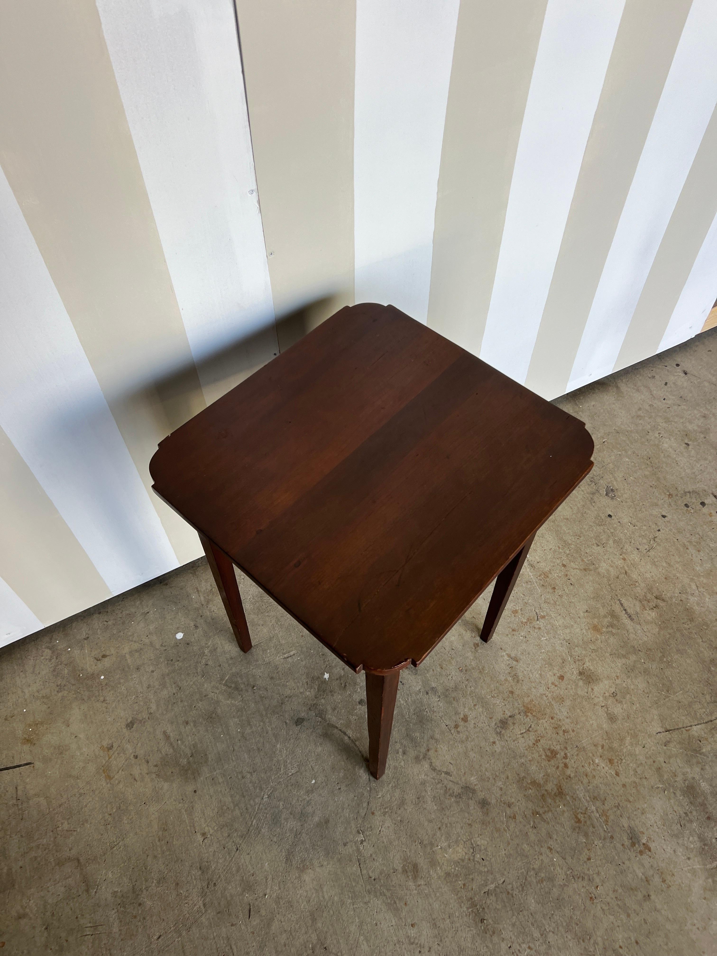 American 19th Century Virginia Walnut and Poplar Side Table For Sale