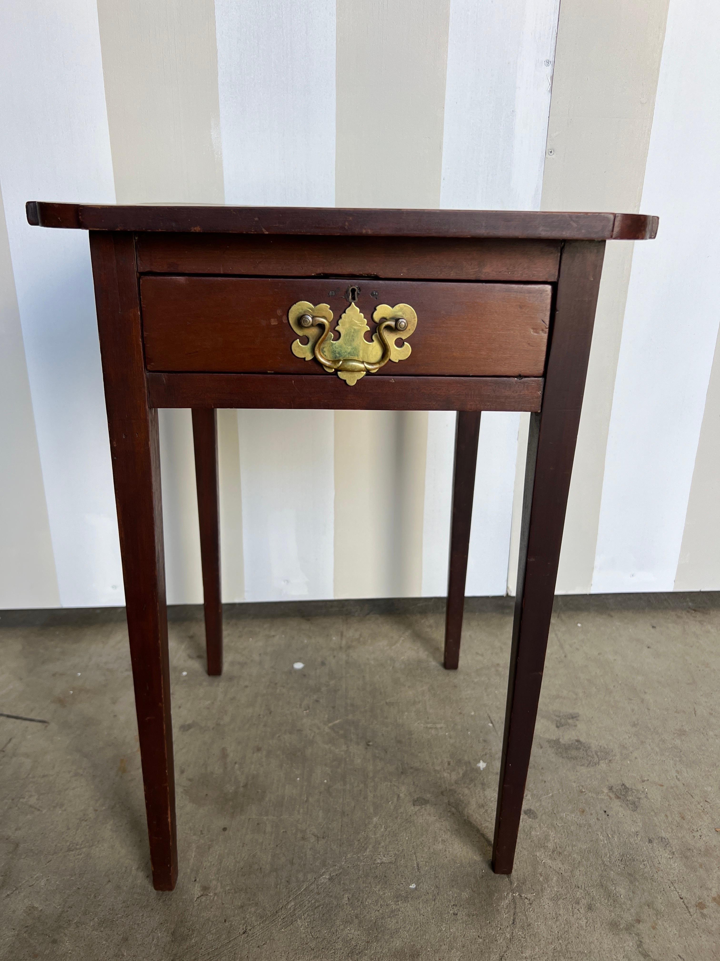 19th Century Virginia Walnut and Poplar Side Table For Sale 3