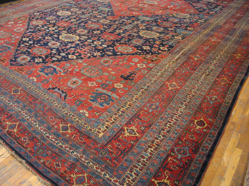 19th Century W. Persian Bijar Carpet with Harshang Pattern In Good Condition For Sale In New York, NY