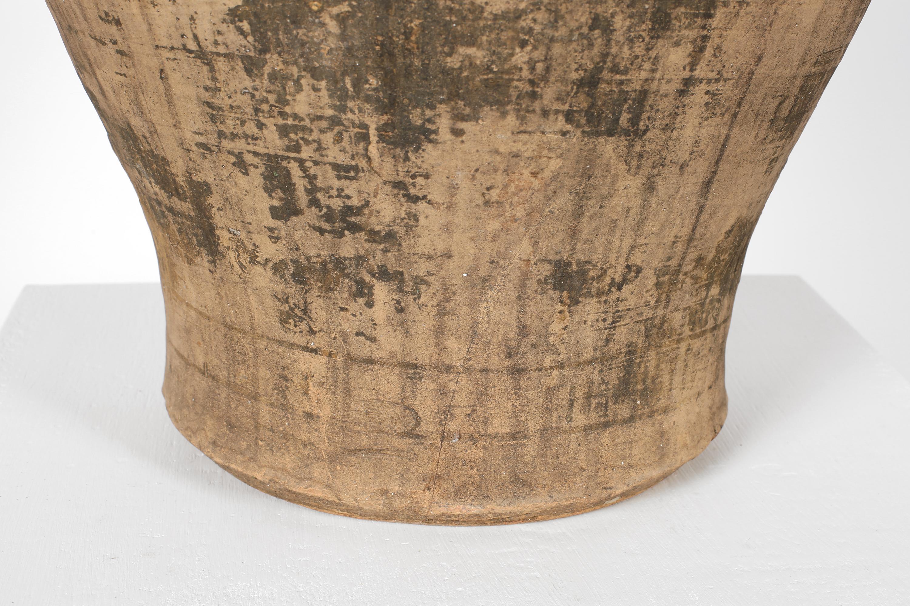 XIX secolo Vaso spagnolo primitivo Wabi Sabi del 19° secolo con graffette in vendita