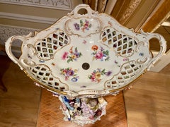 19th Century, Waldershof Bavaria Germany Porcelain Centerpiece