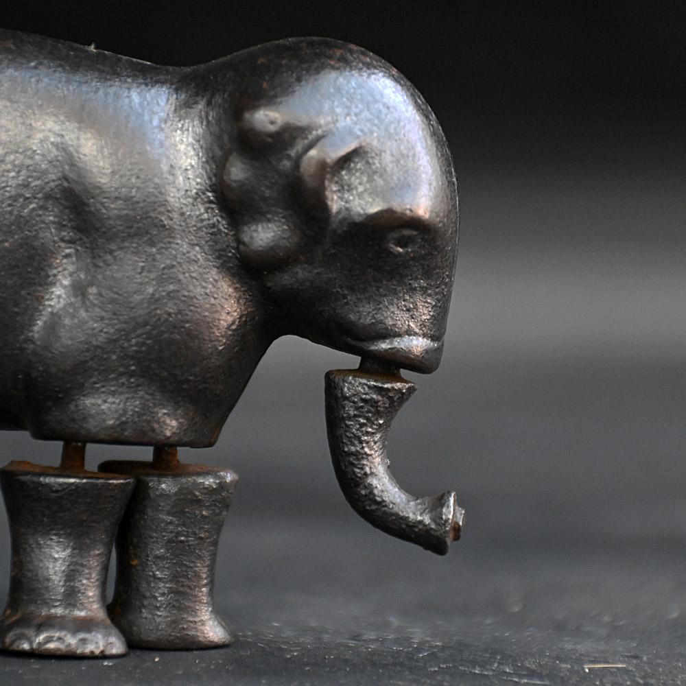 Vittoriano Elefante giocattolo da passeggio del XIX secolo in vendita