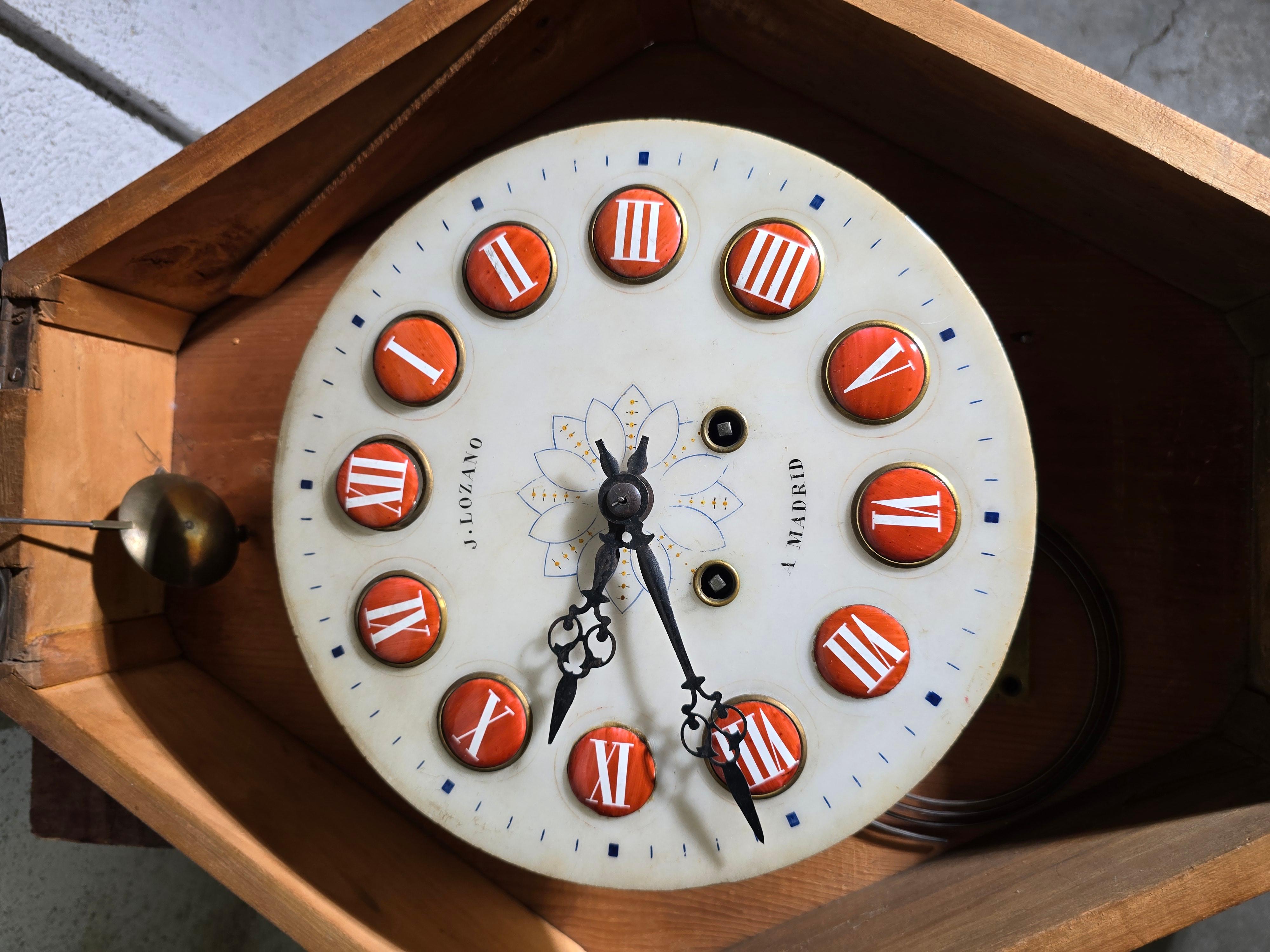 Wanduhr aus dem 19. Jahrhundert von J. Lozano, Madrid - Ebonisiertes Holz mit Perlmutt im Angebot 1